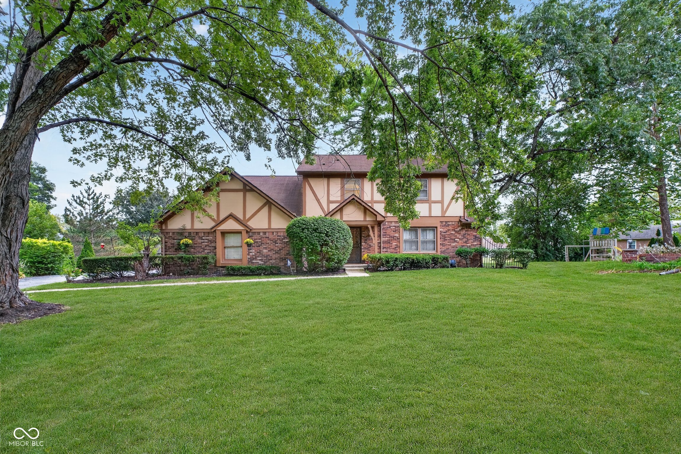 2715 Pomona Court — photo