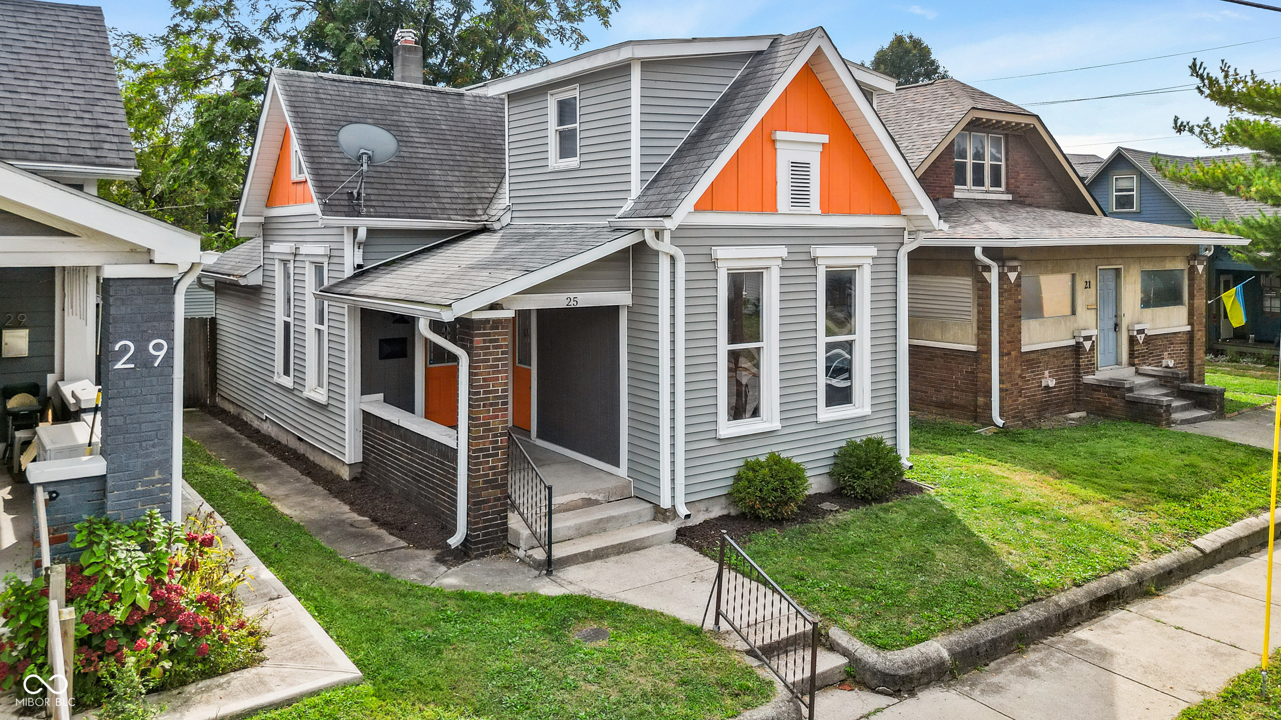 25 E Minnesota Street — photo