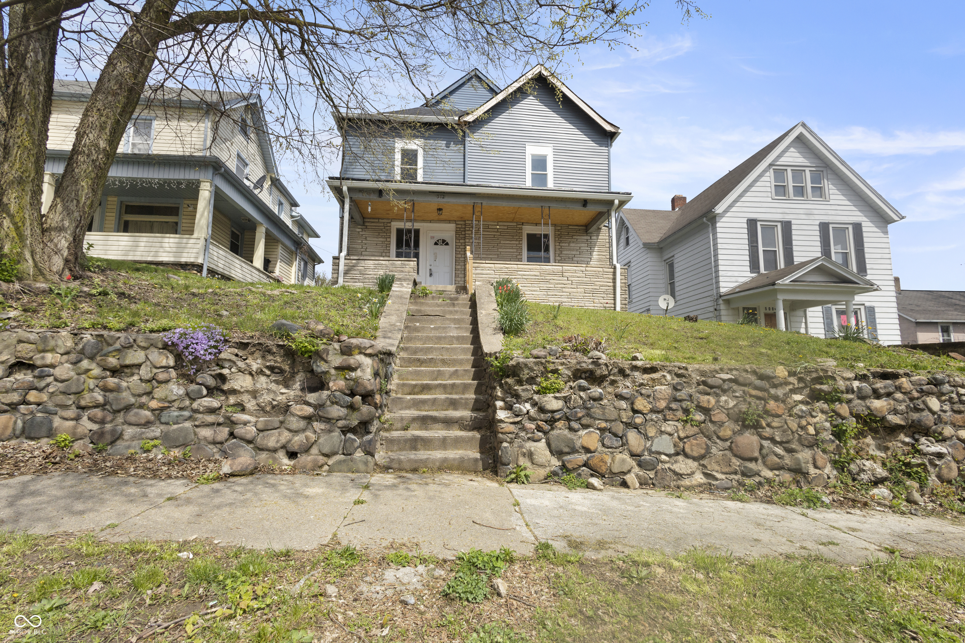 512 W 2nd Street — photo