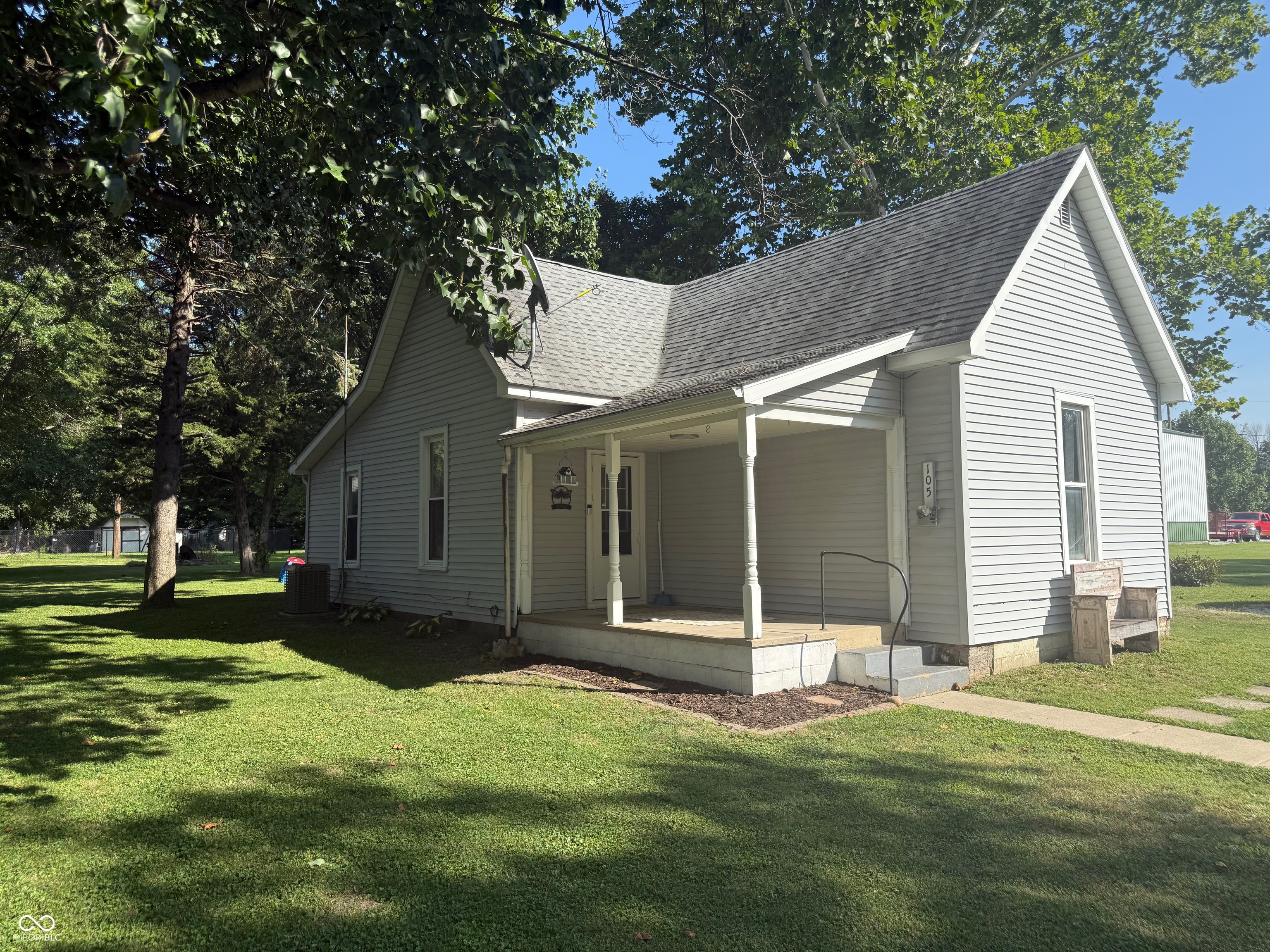 105 S Walnut Street — photo