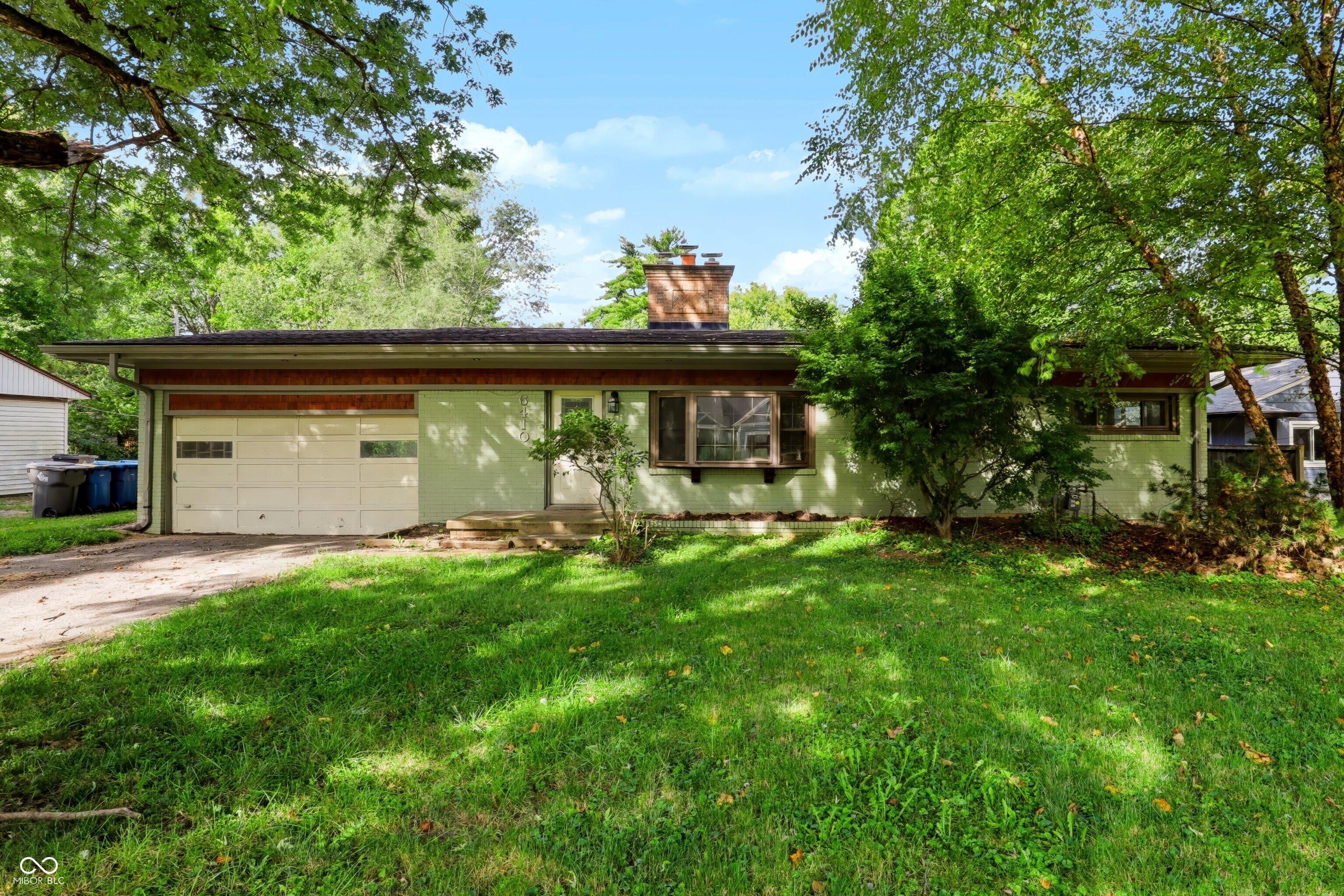 6410 N Oxford Street — photo