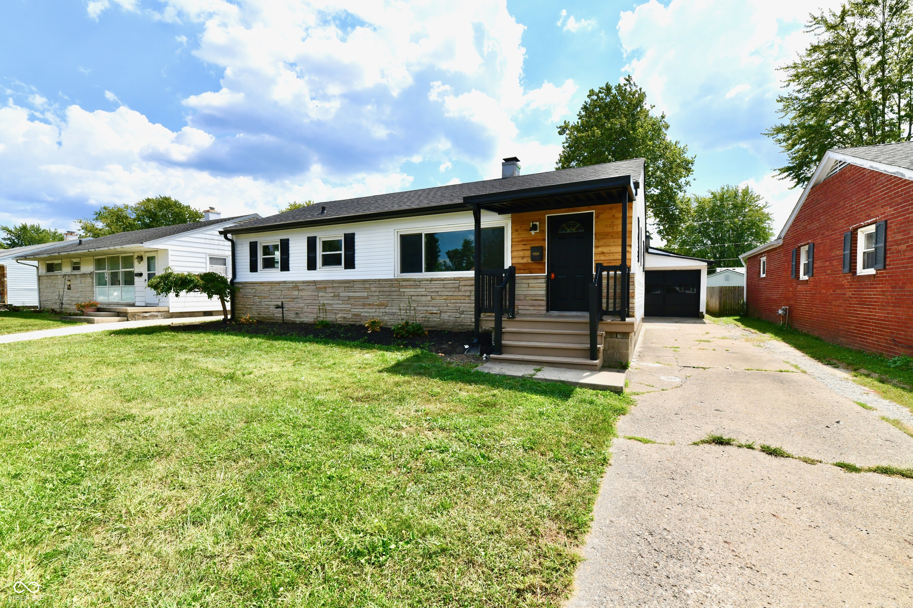129 E McKenzie Road — photo