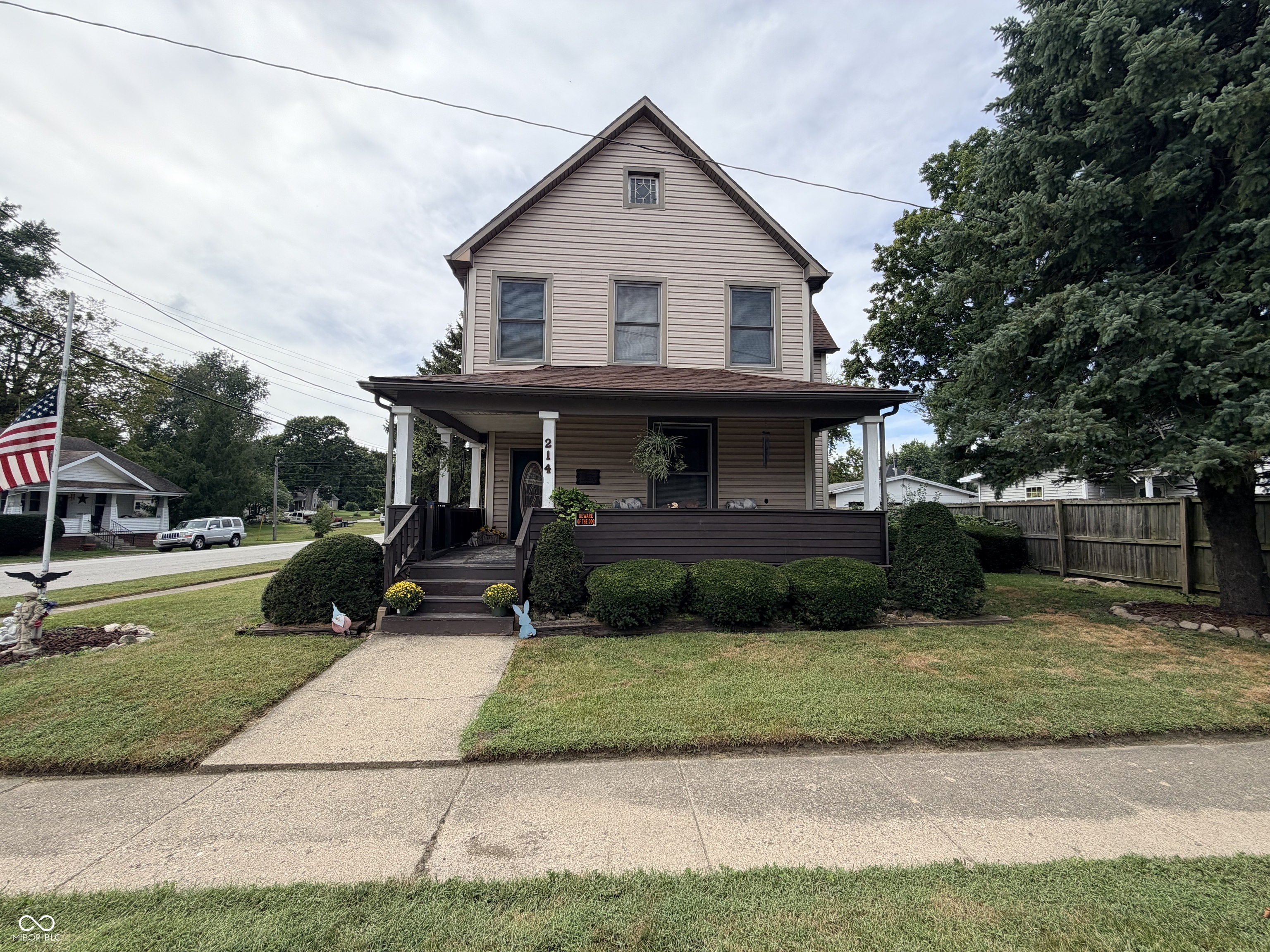 214 S Howard Street — photo