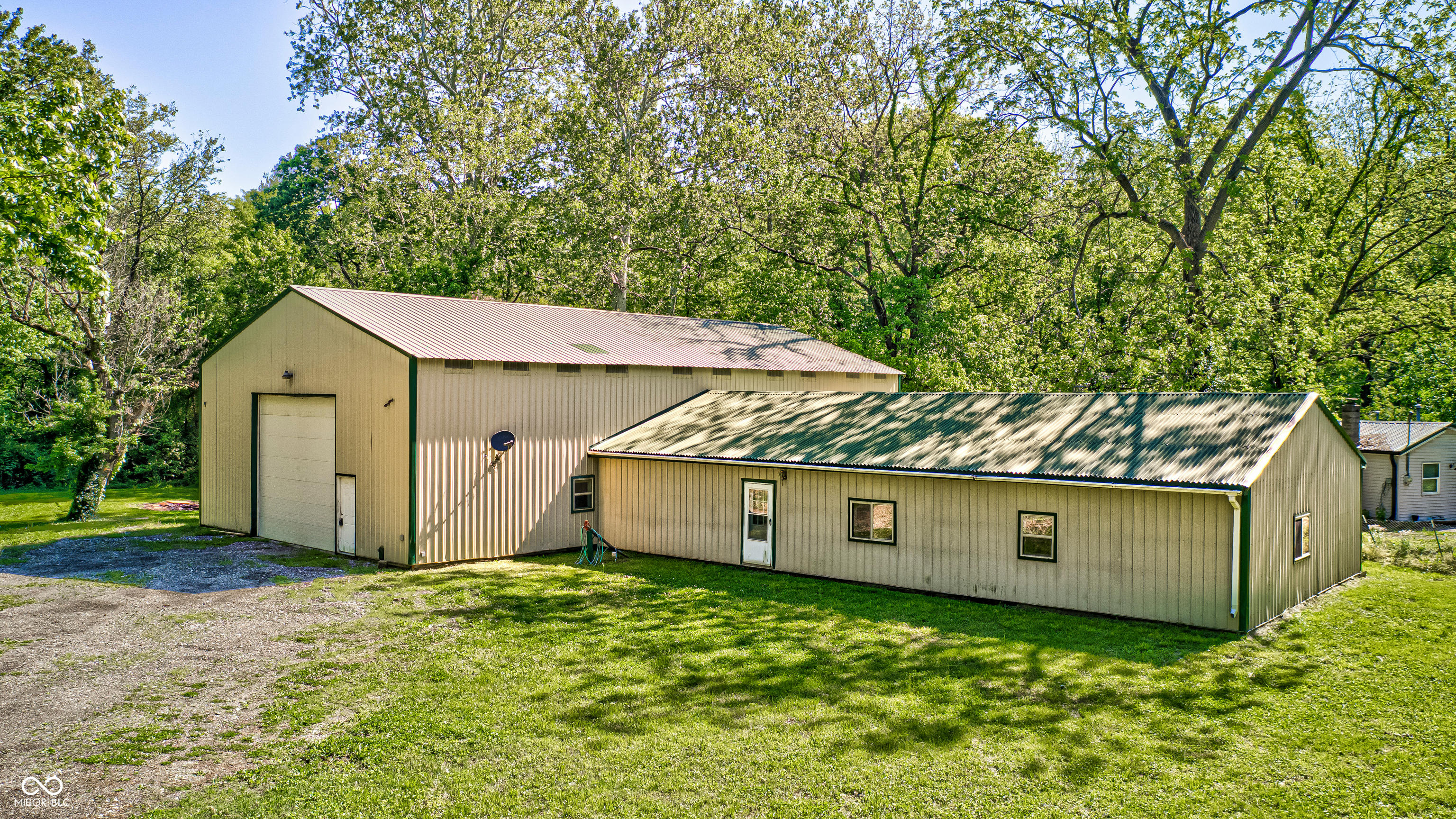 8740 Huggin Hollow Road — photo