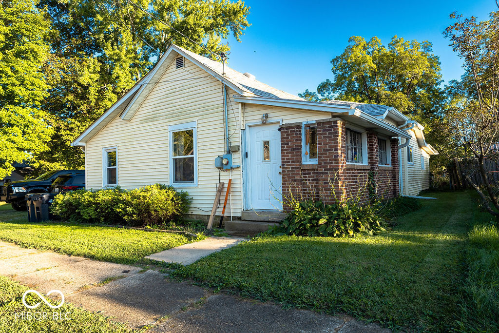 215 E Maple Street — photo