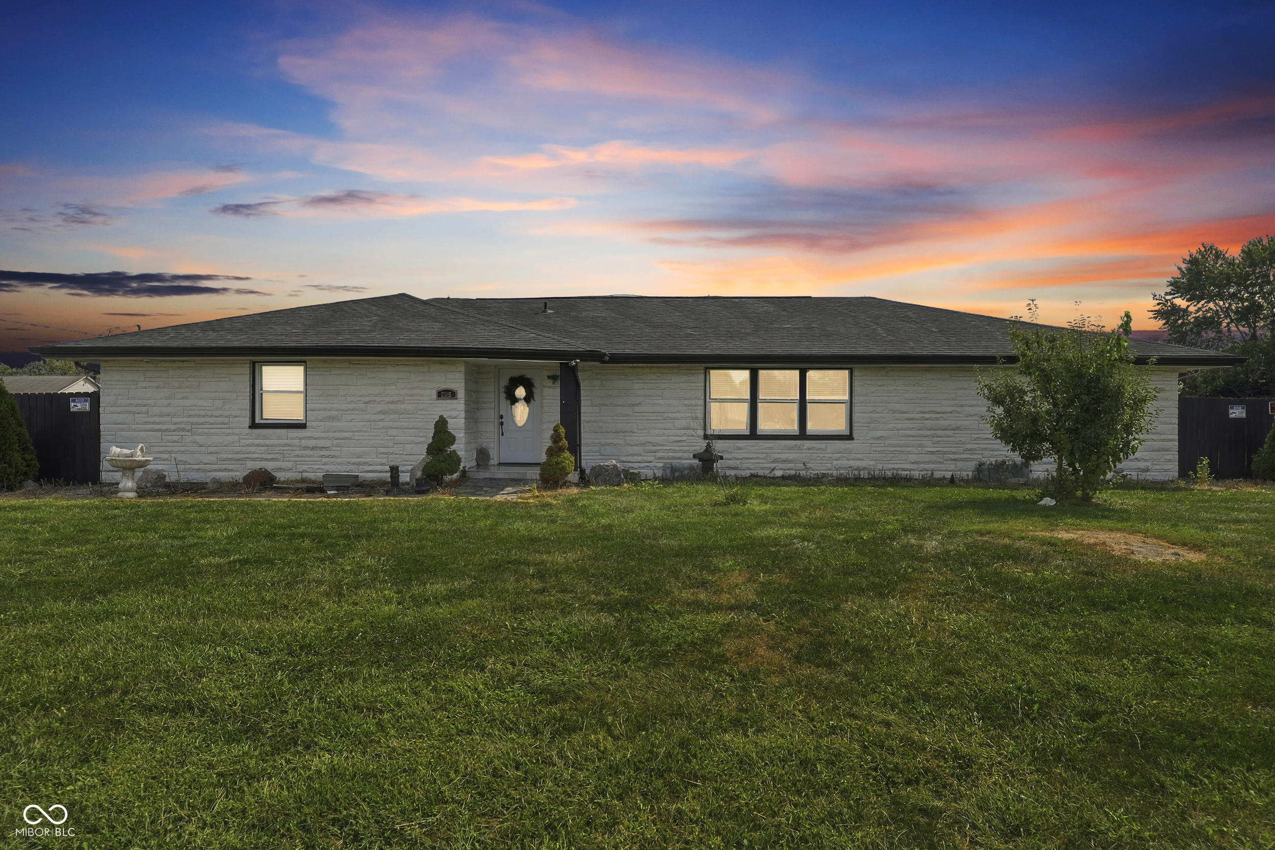 2915 N Mitthoefer Road — photo