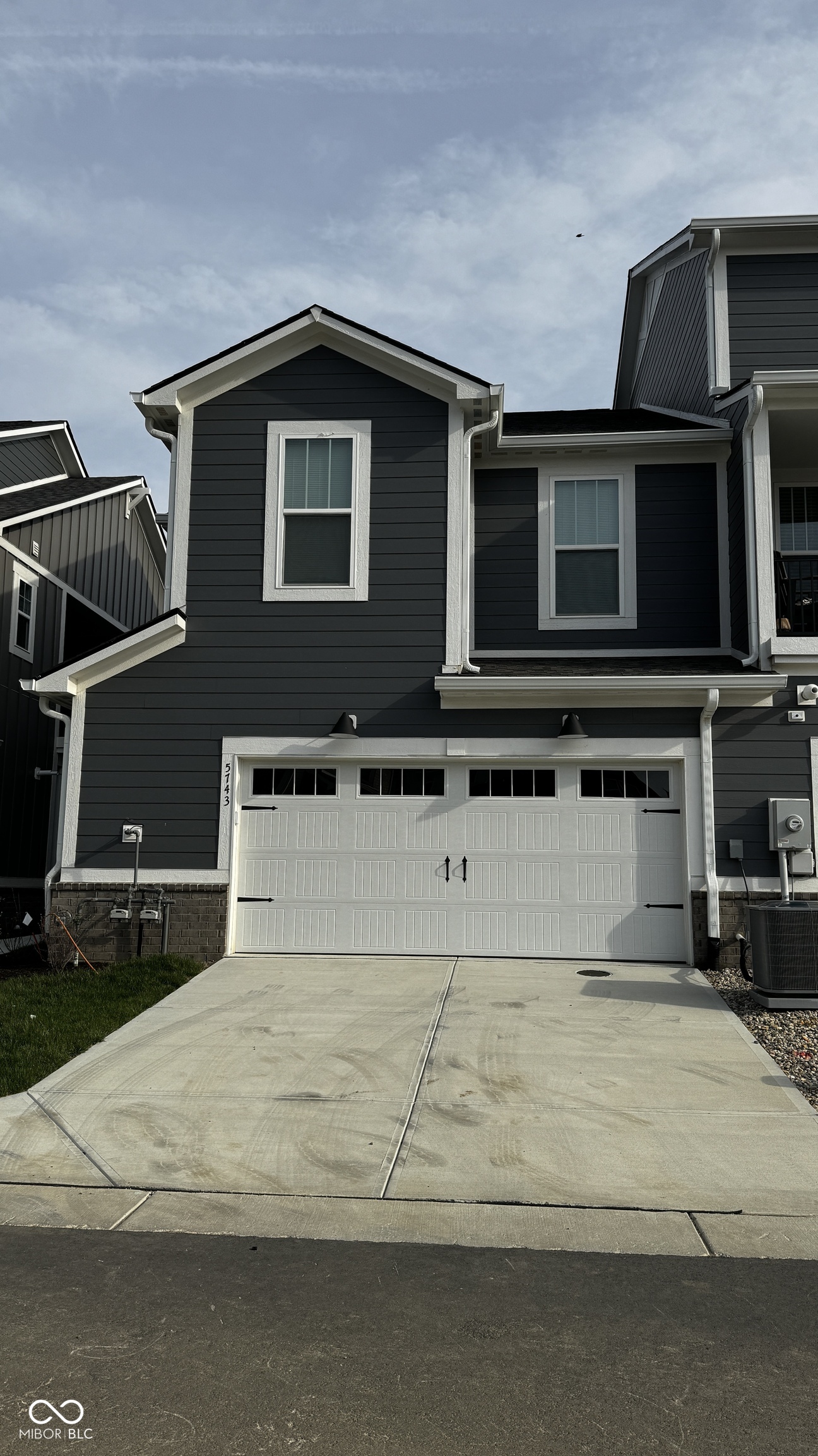 5743 W 750 N — photo