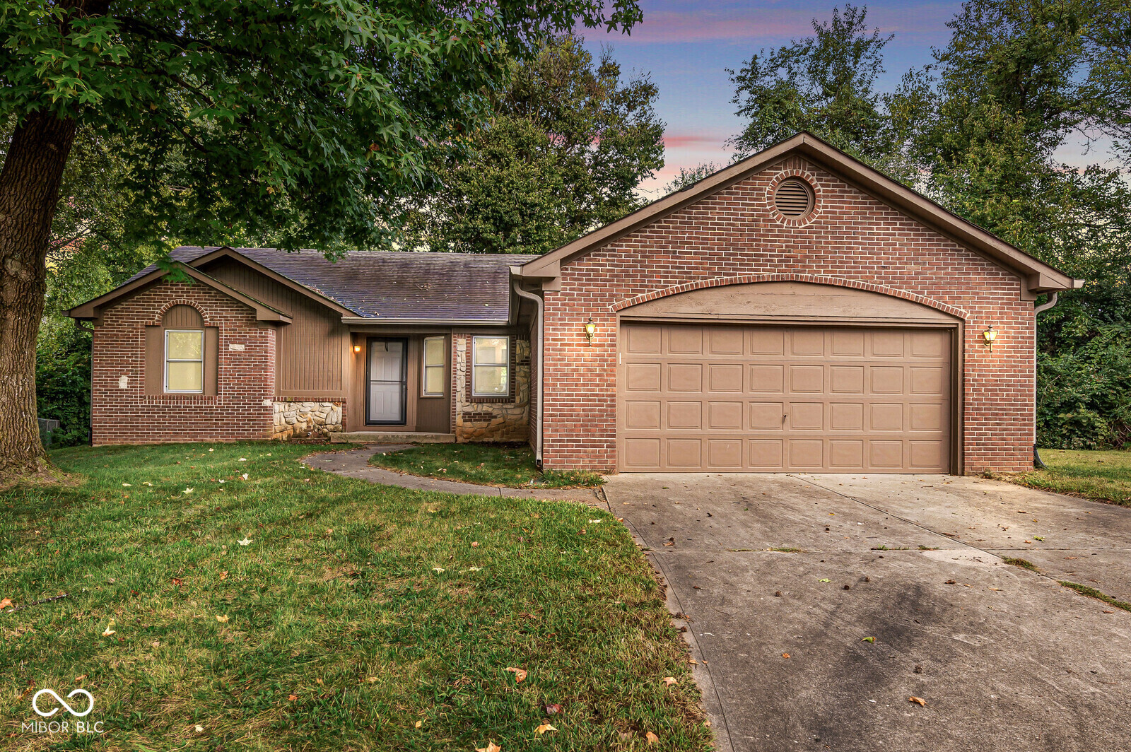 1360 Boone Court — photo