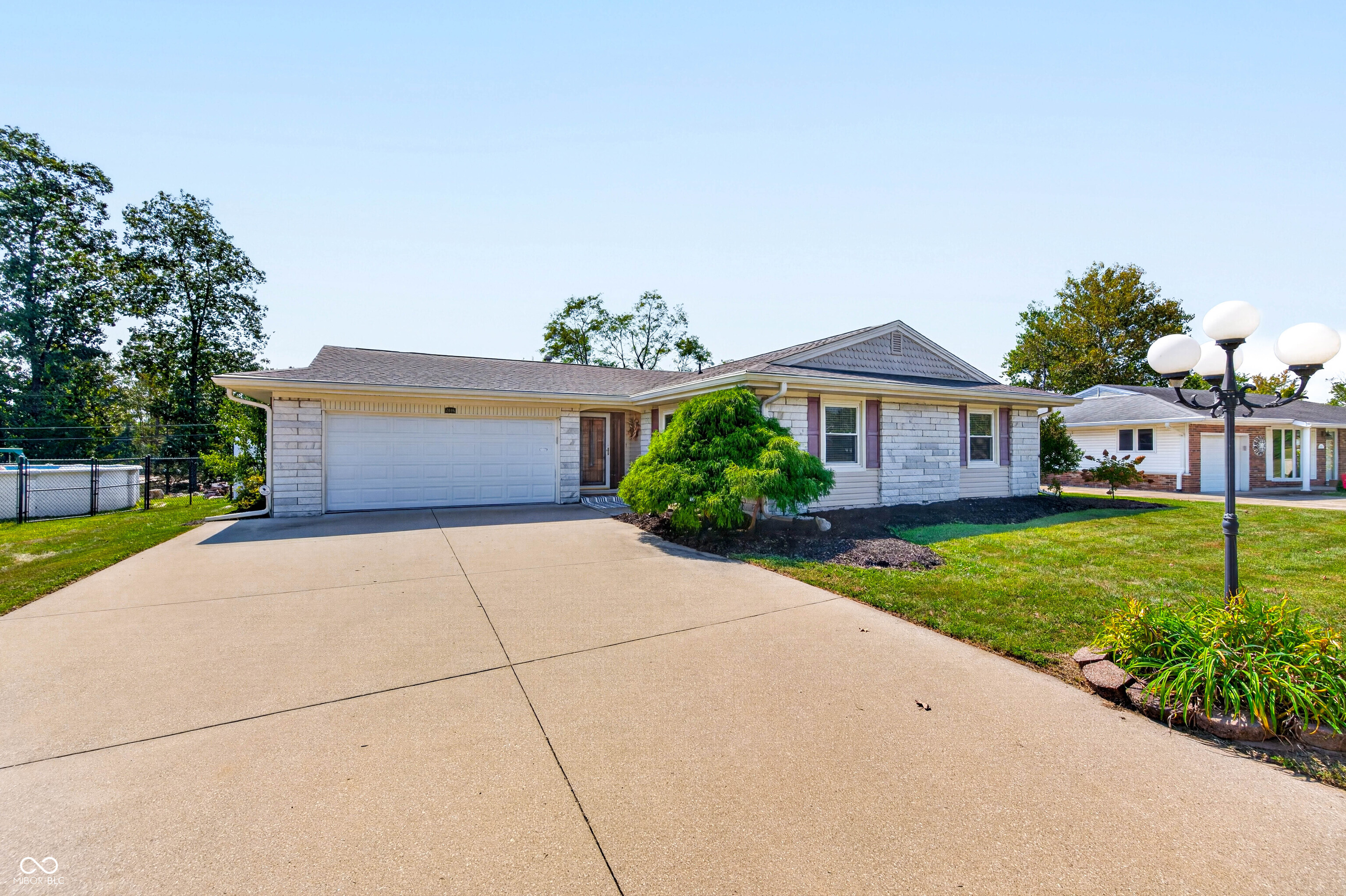 2846 Hillside Drive — photo