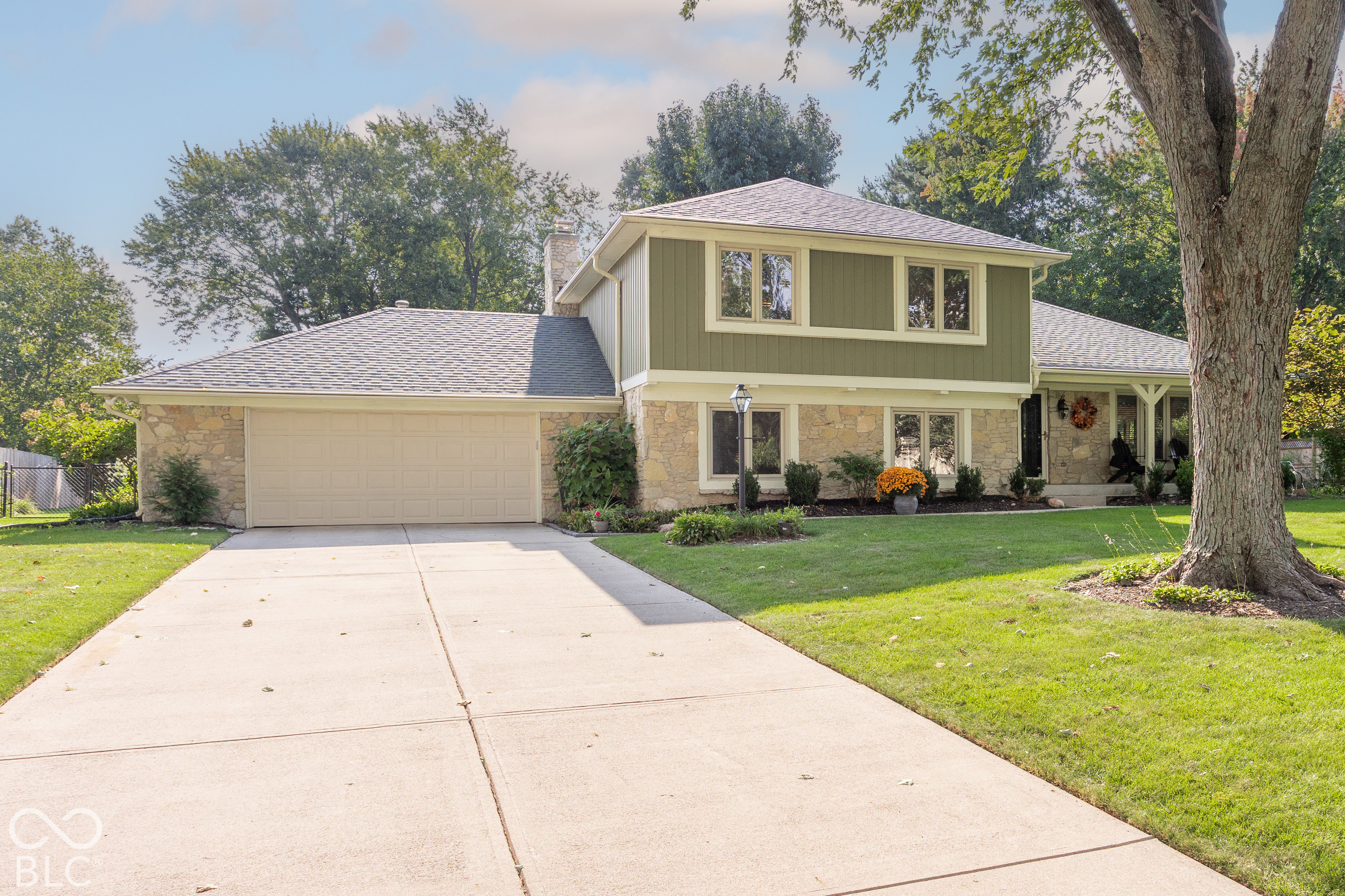 531 E Village Drive — photo
