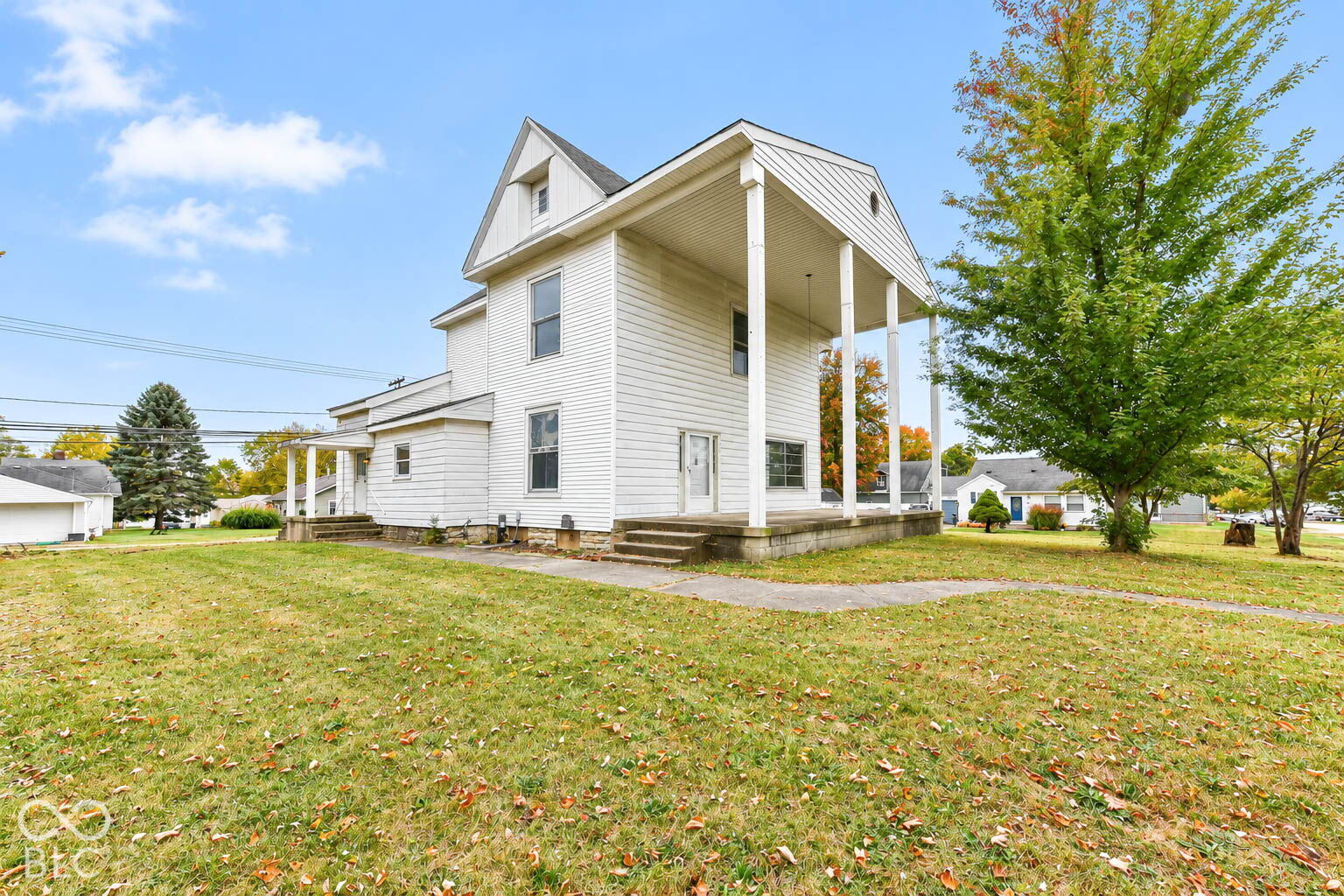 703 E Walnut — photo