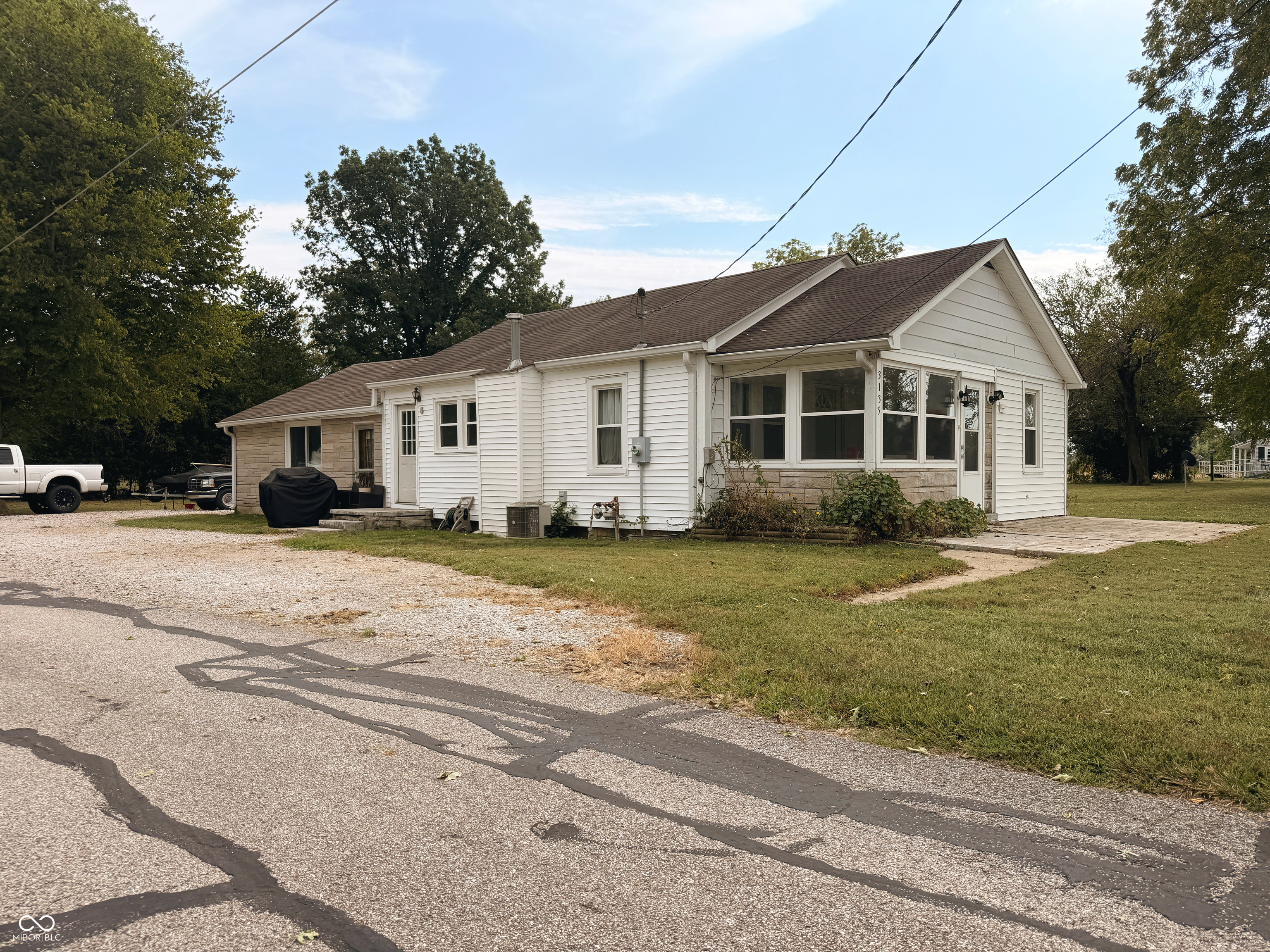 3135 S 150 W — photo