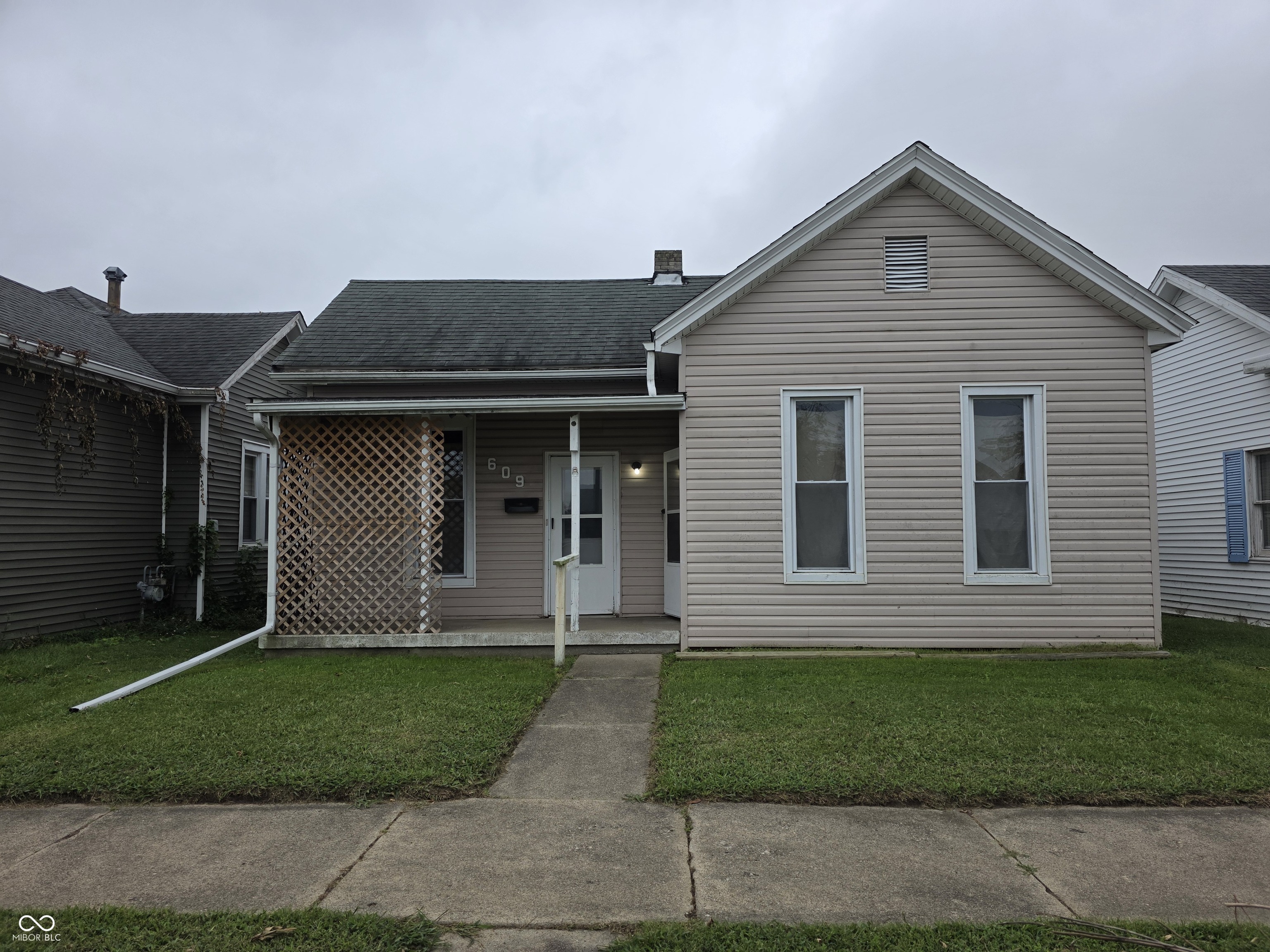 609 W Washington Street — photo