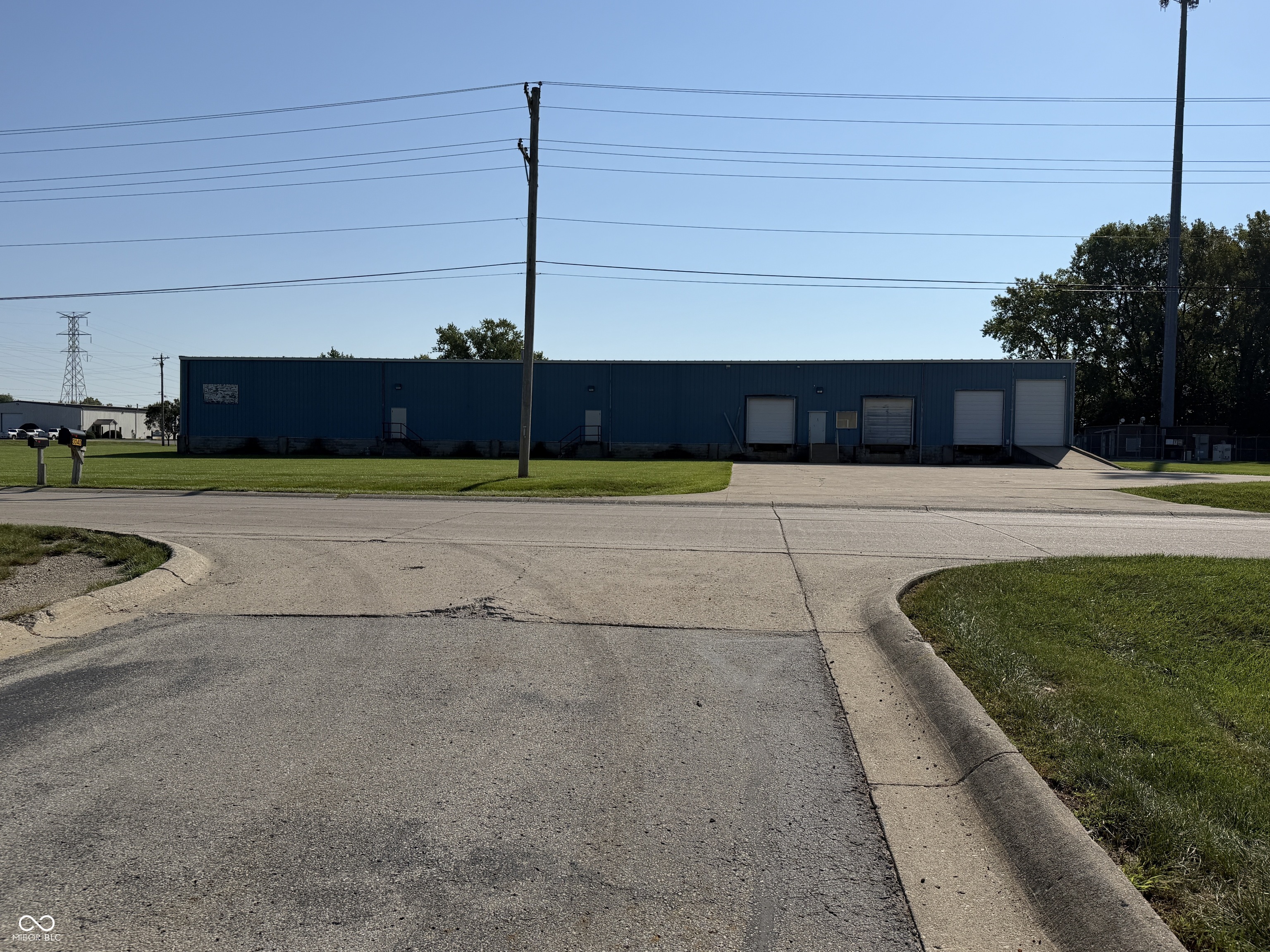 3040 S Commerce Drive — photo