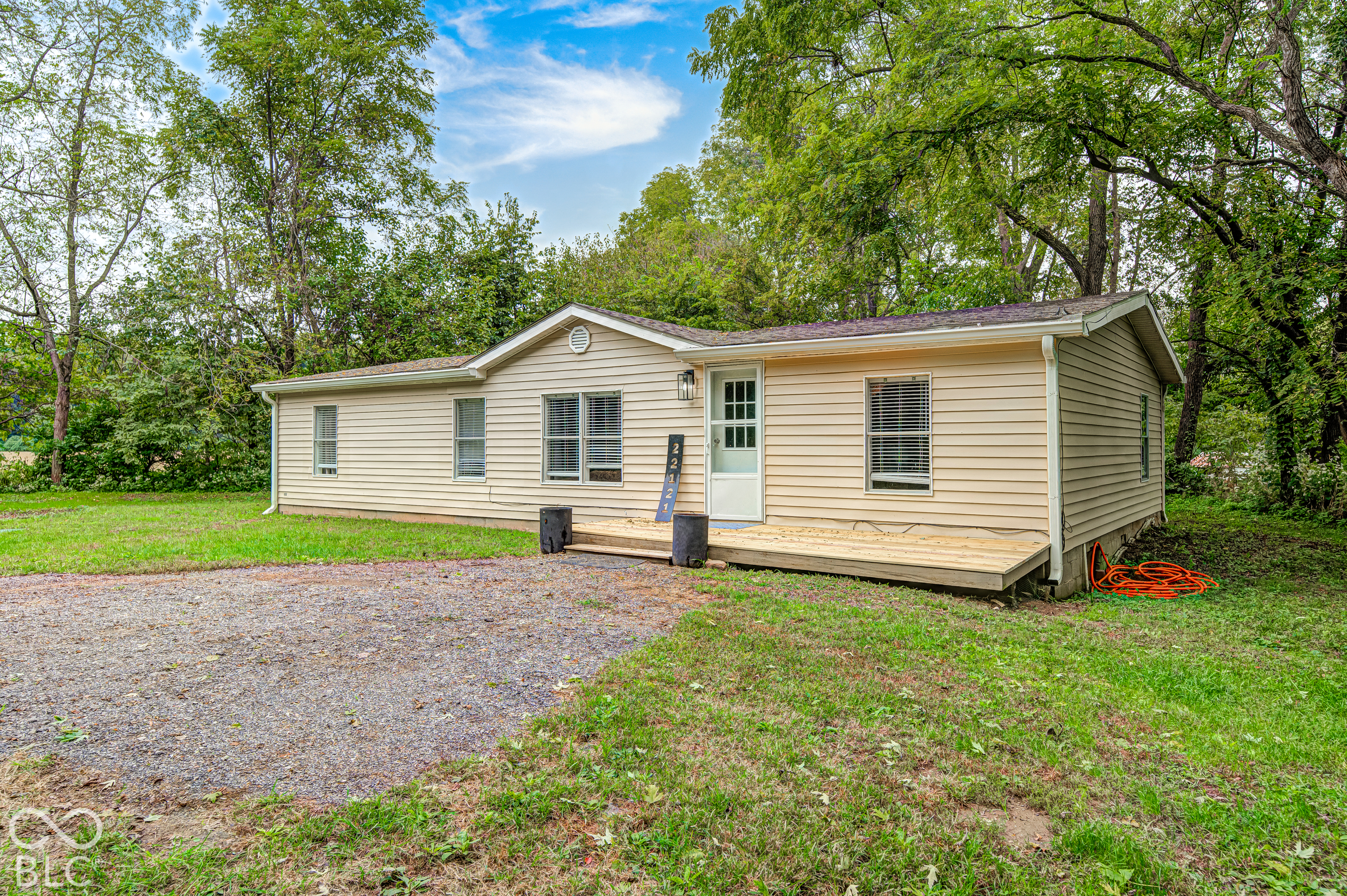 22121 State Road 37 N — photo