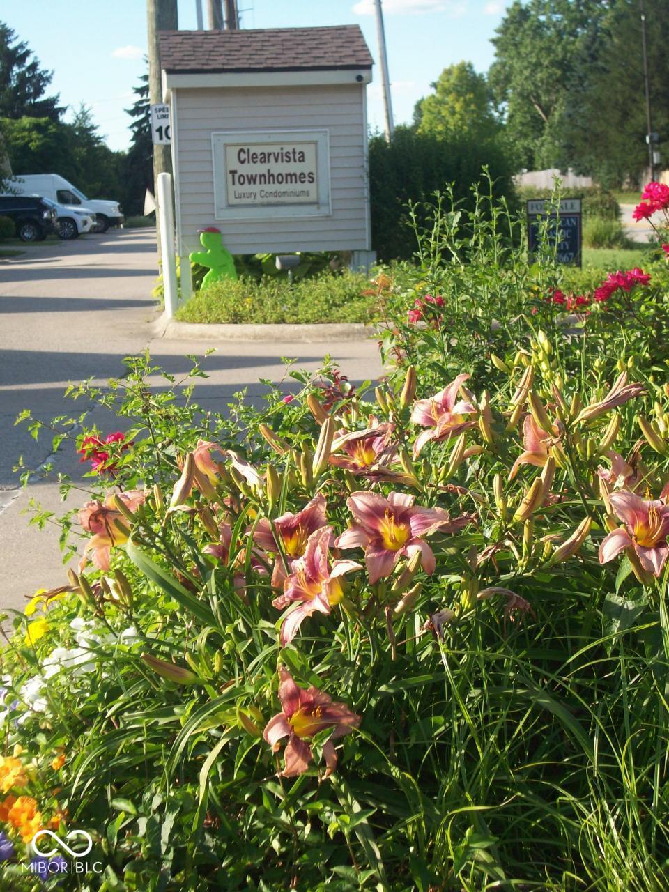 8422 Hague Road — photo