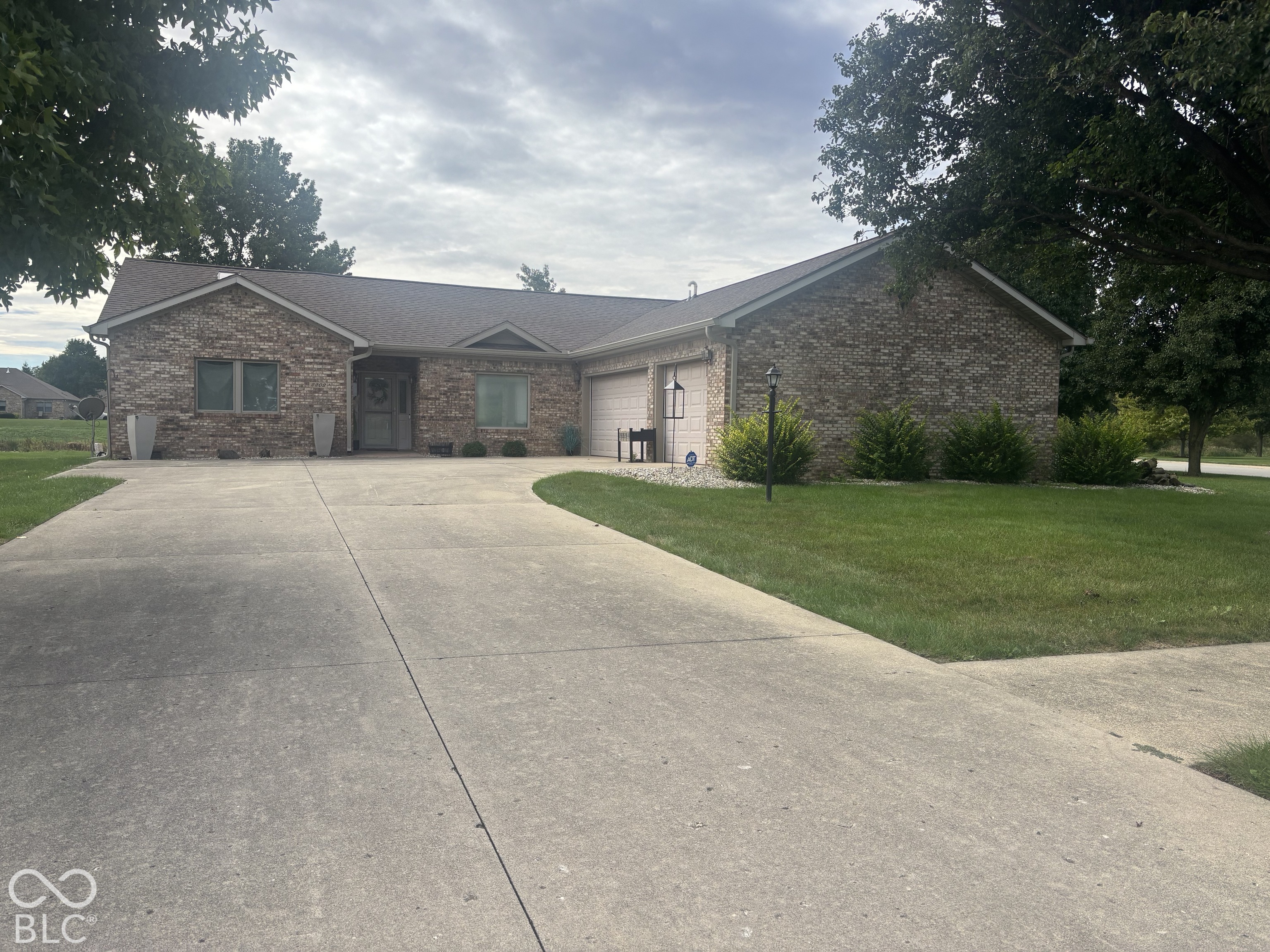 2202 Quail Run — photo