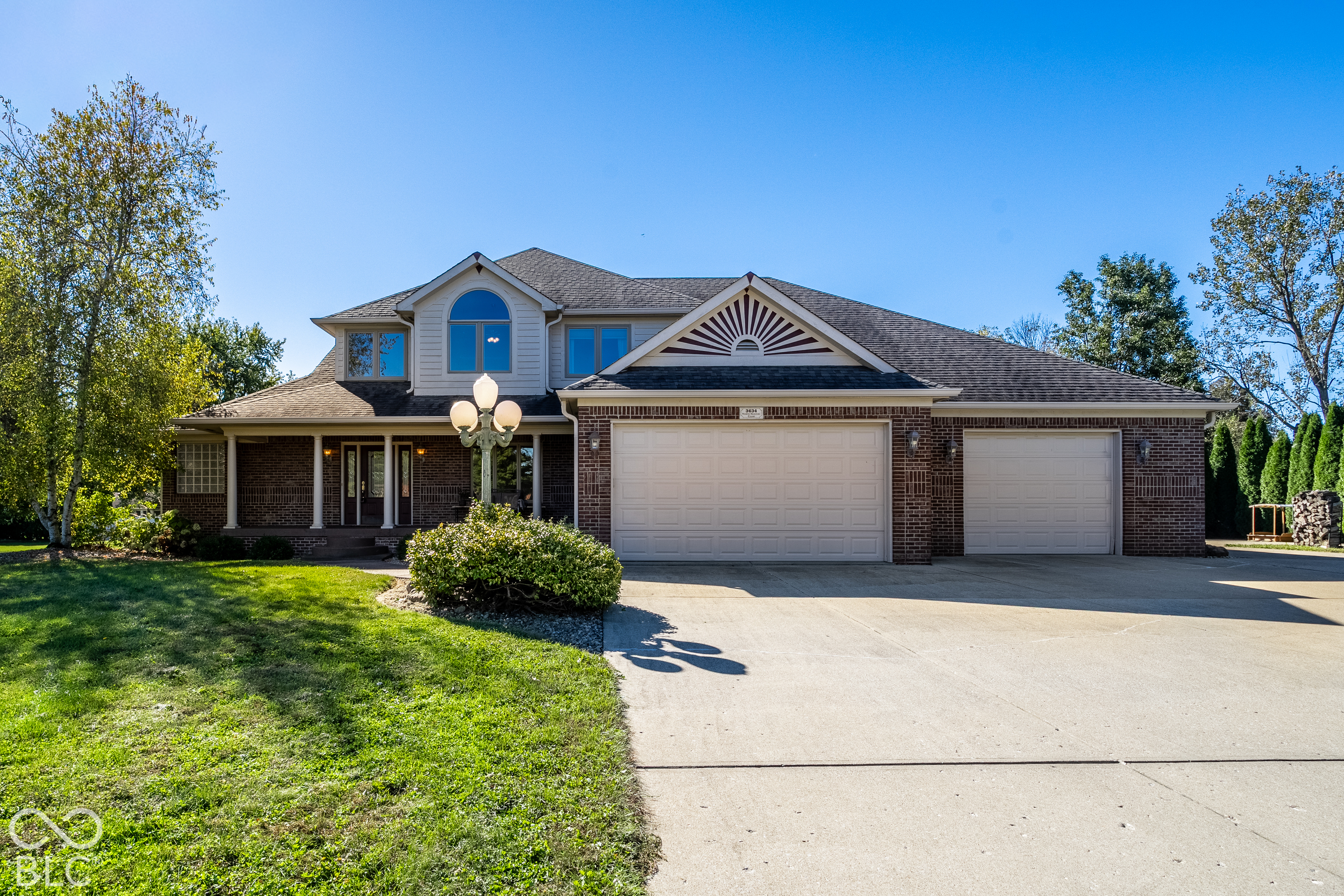 3634 N Hunters Court — photo