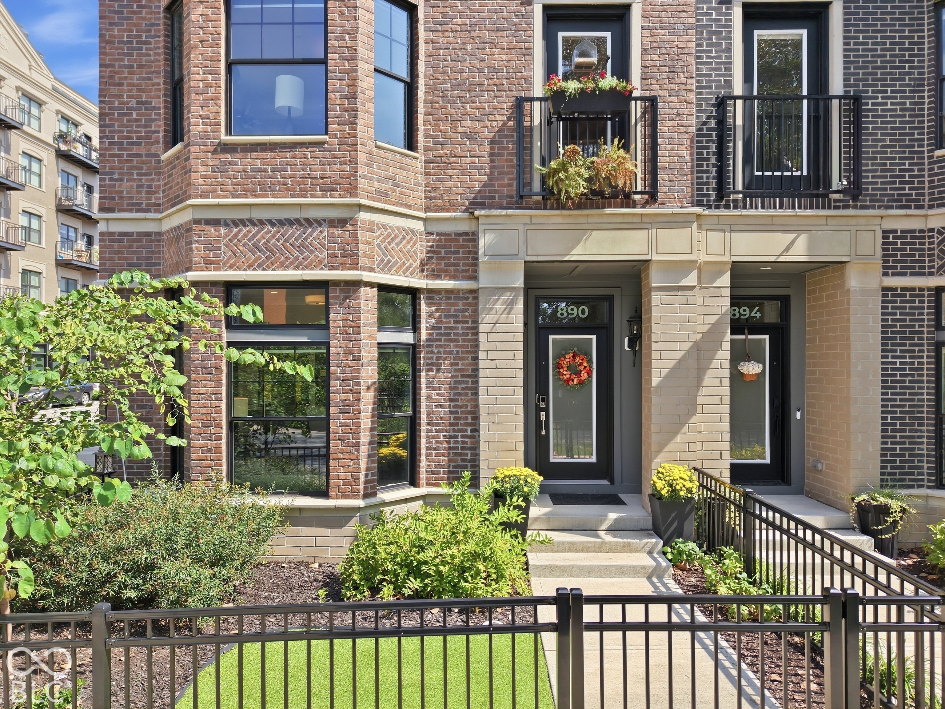 890 Berkhamsted Lane — photo