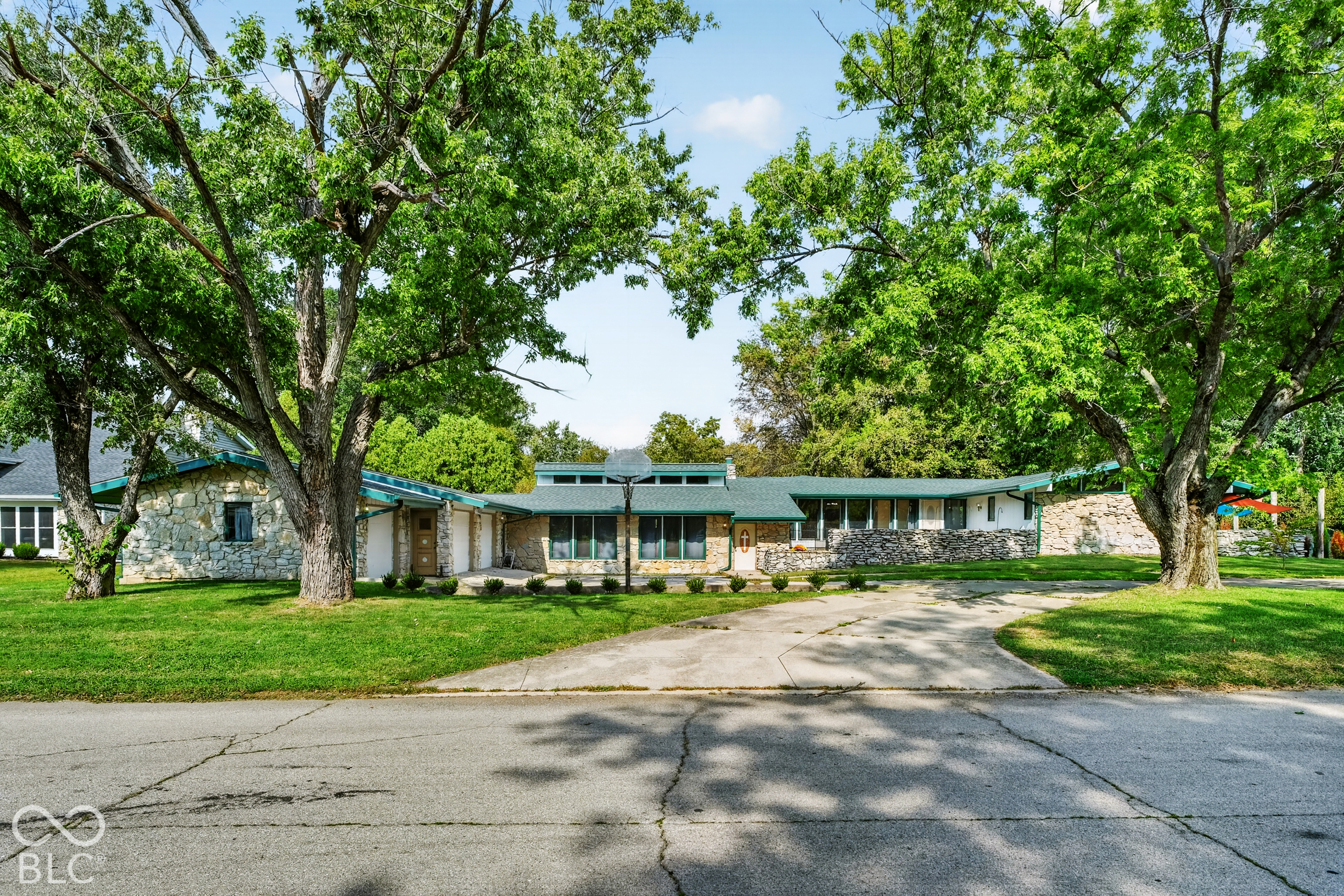 2112 W Sun Valley Parkway — photo