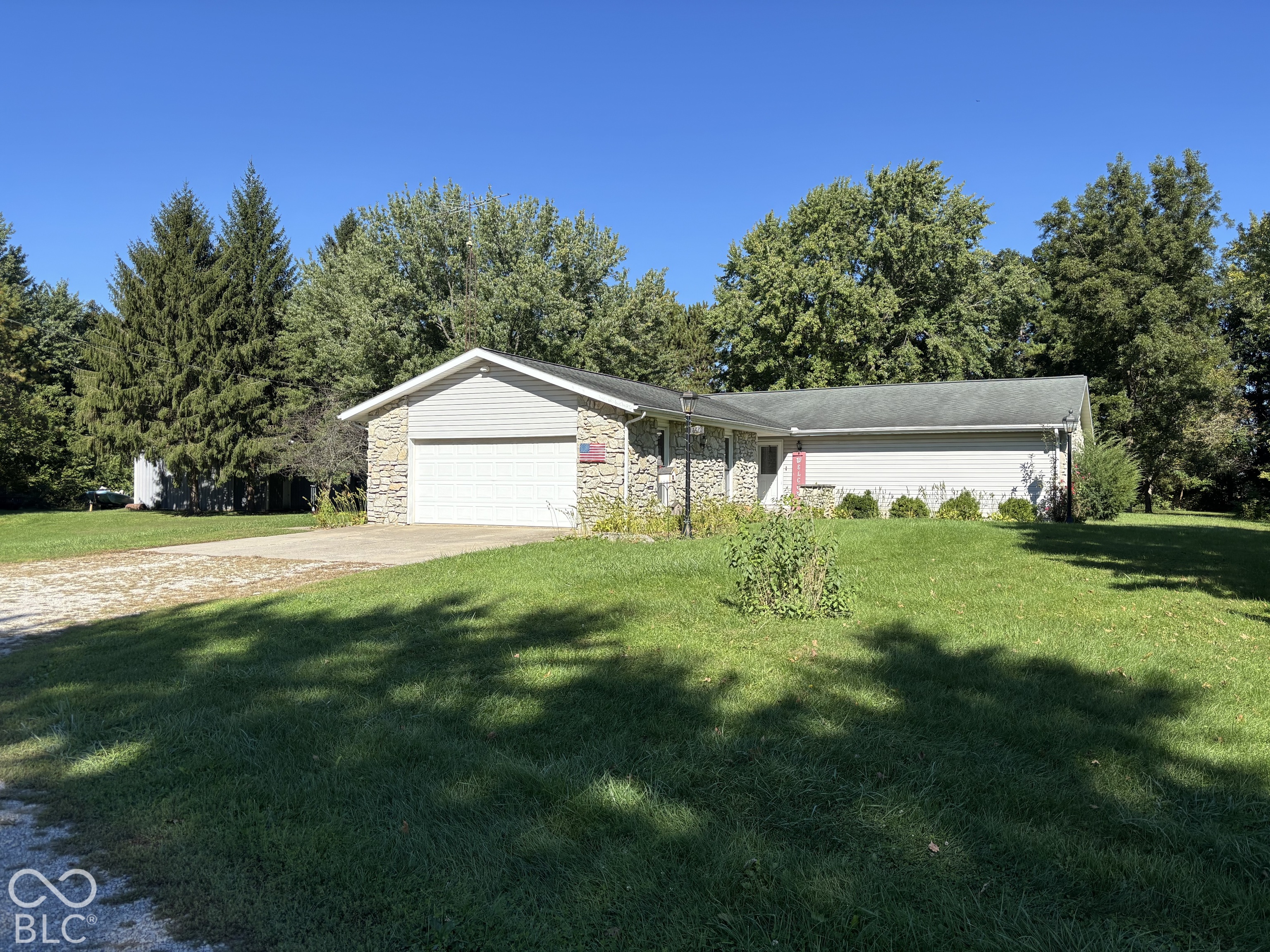 4601 S 575 Road E — photo
