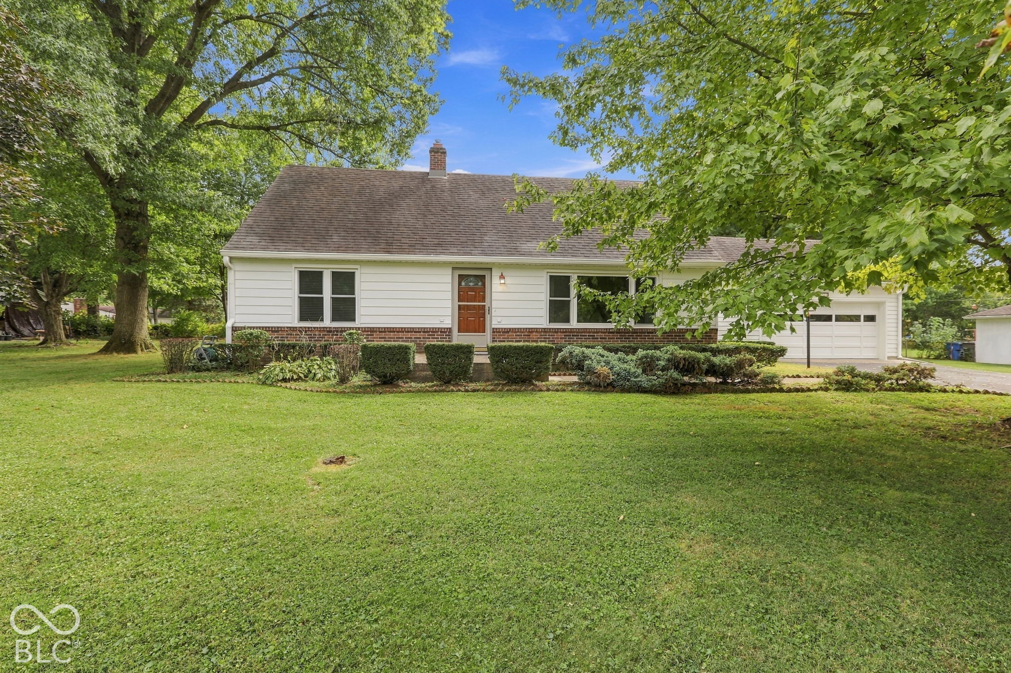 2325 E Loretta Drive — photo
