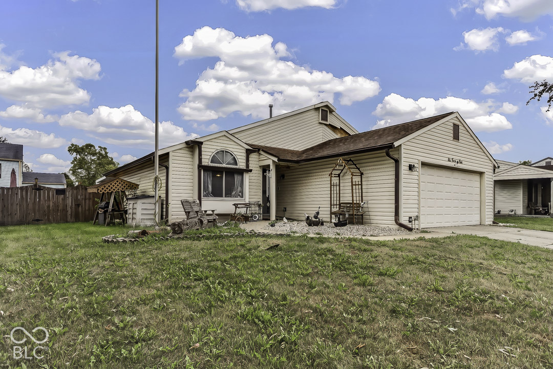 625 Woods Crossing Drive — photo