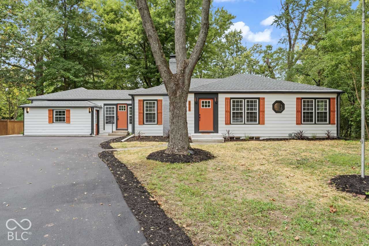 5924 Allisonville — photo