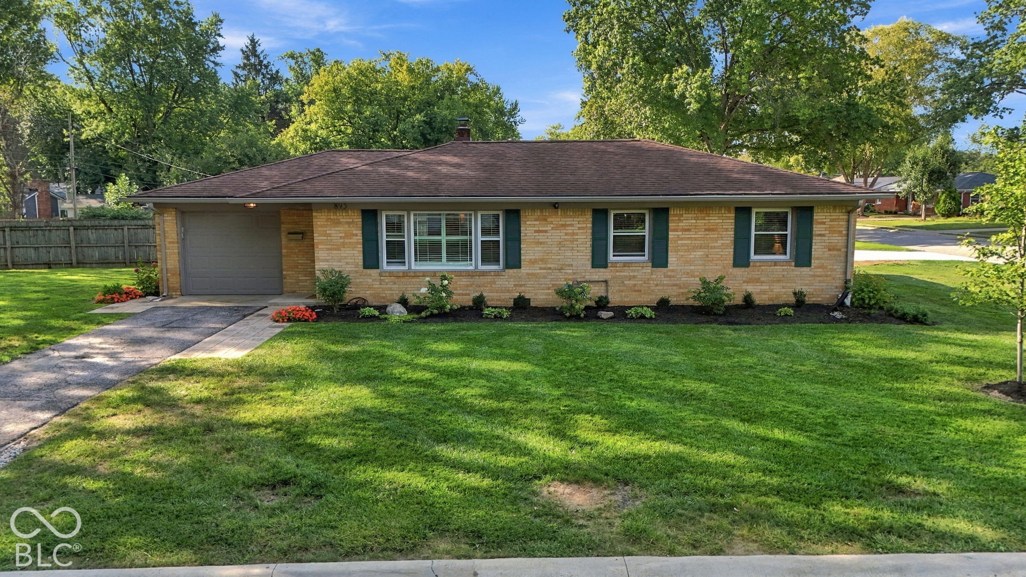 895 W Poplar Street — photo