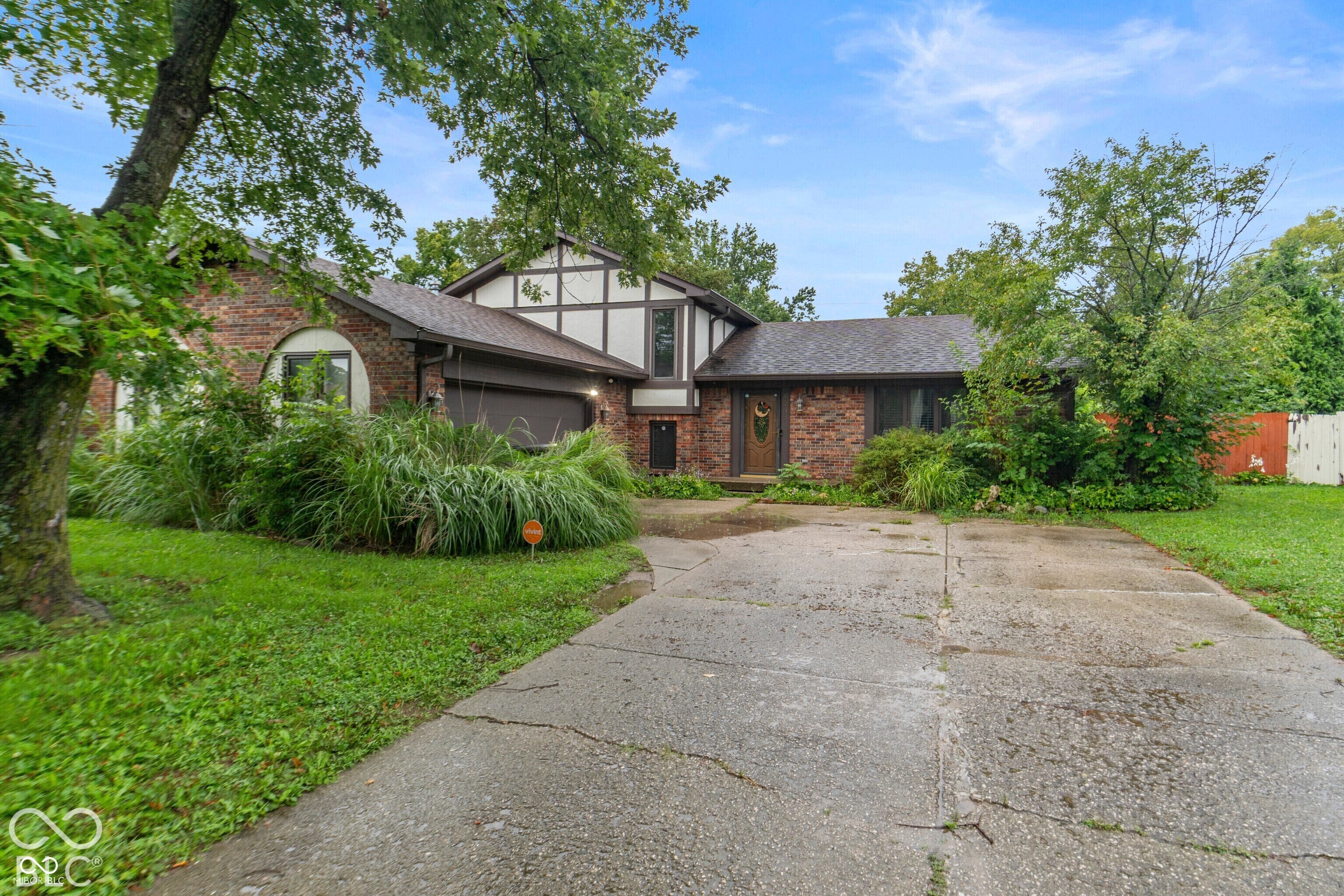 621 Pioneer Drive — photo