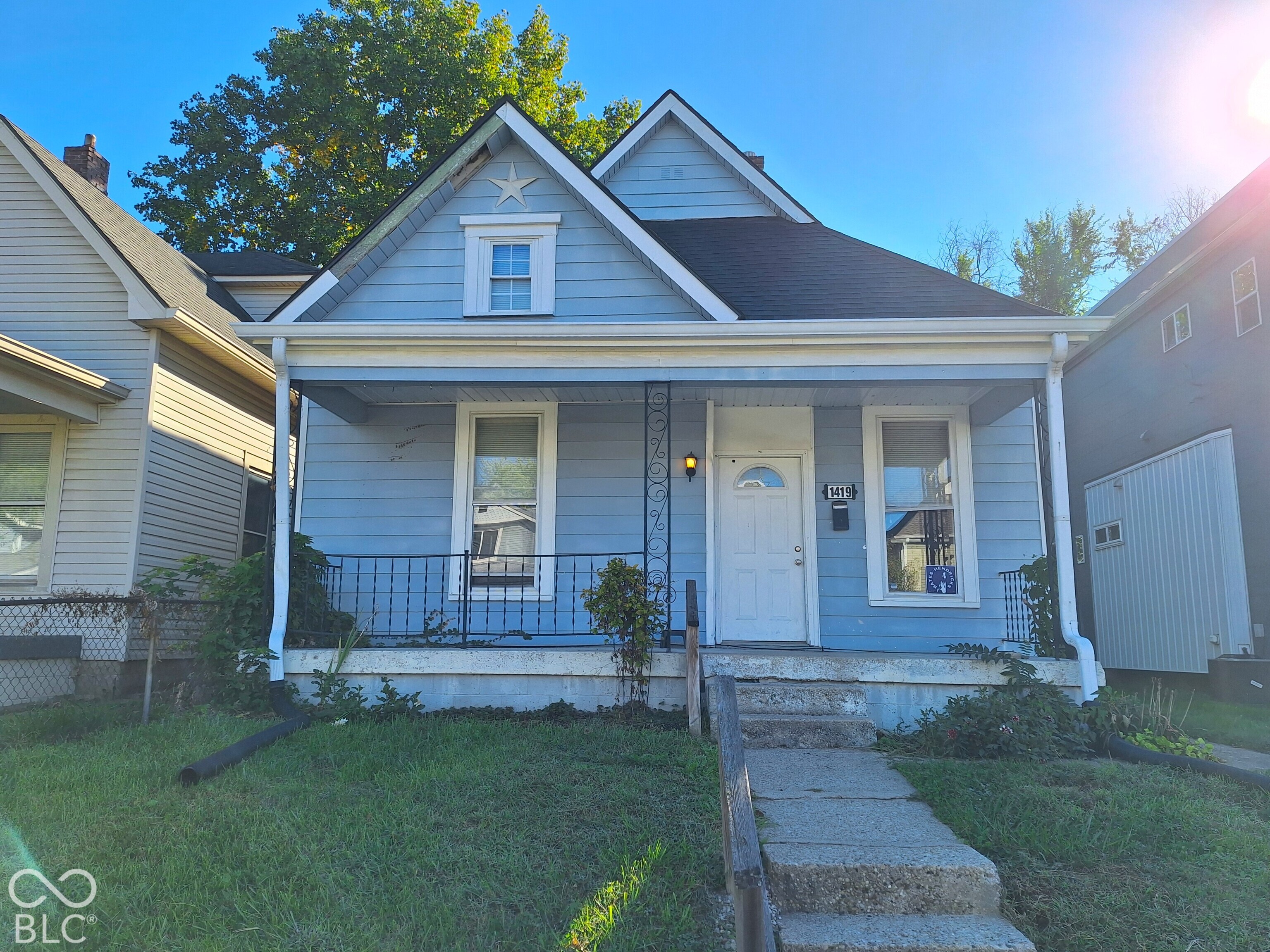 1419 Leonard Street — photo