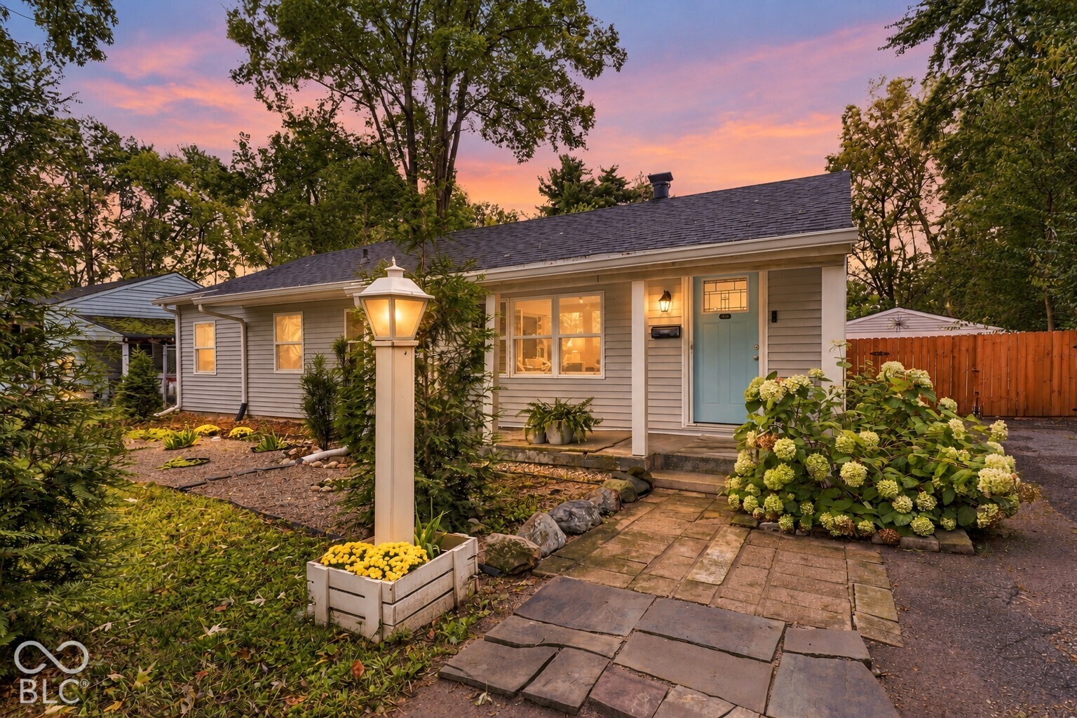 2125 W Coil Street — photo