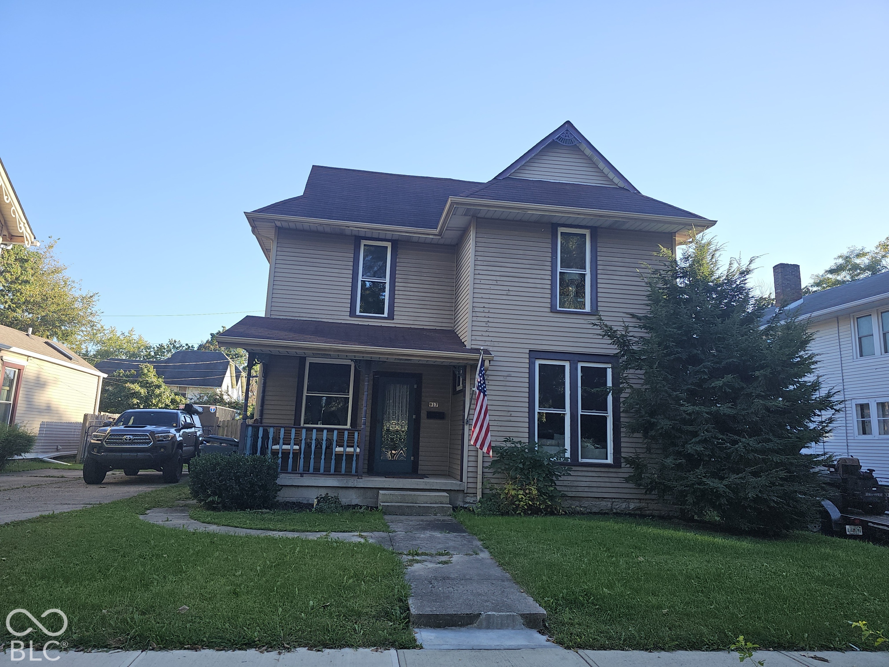 917 W 8th Street — photo