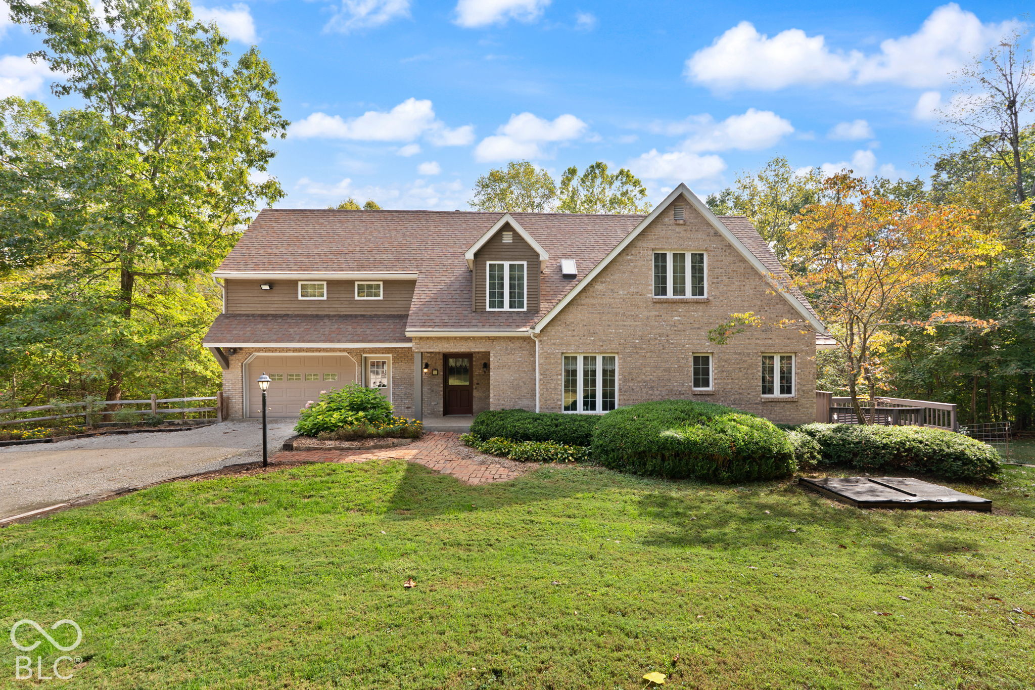925 W Oakwood Lane — photo