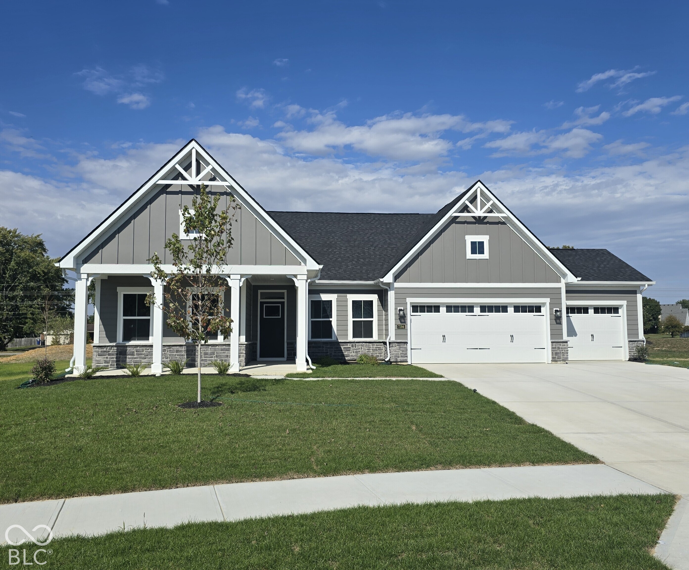 7594 Woodglenn Drive — photo