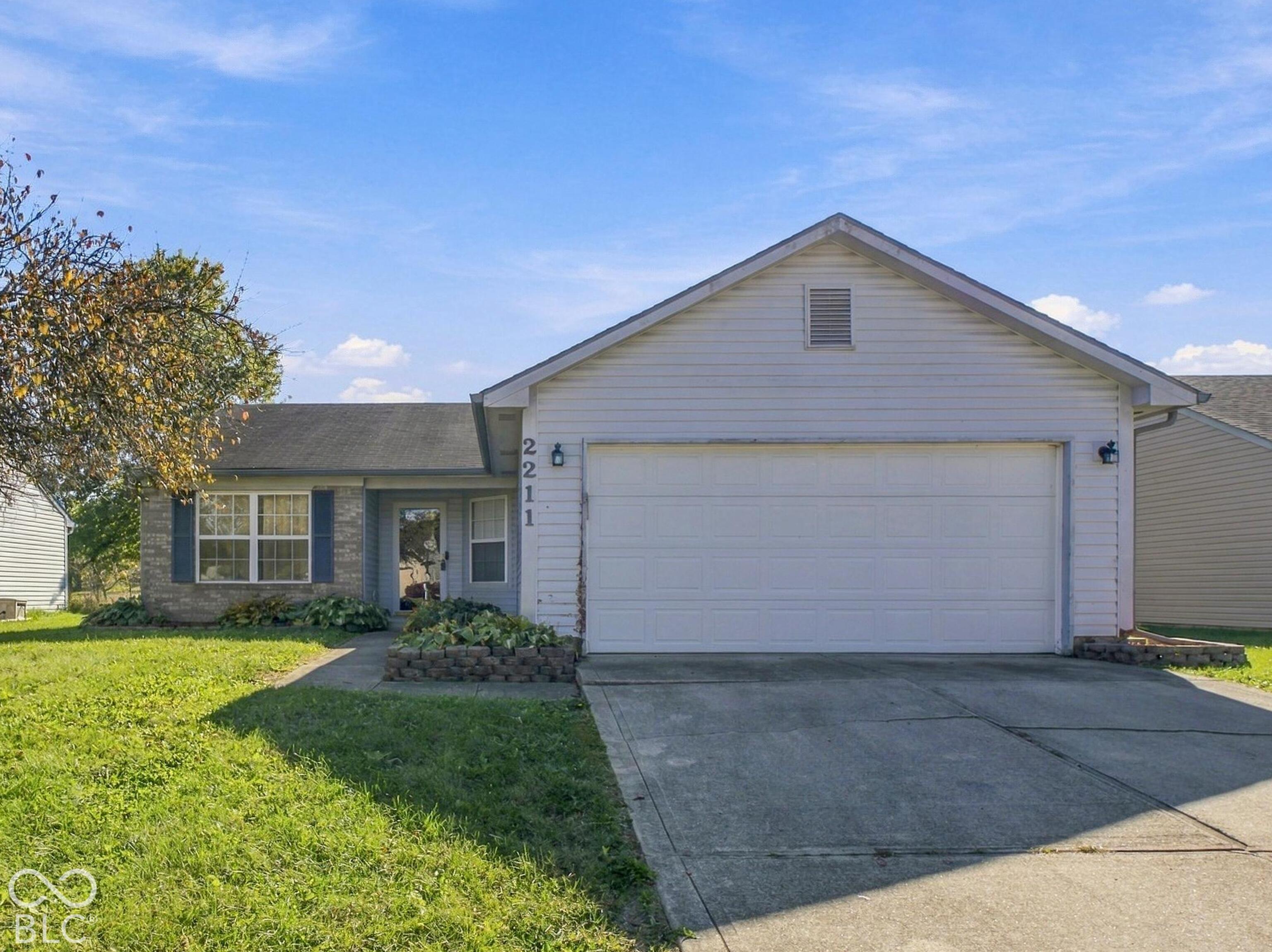 2211 W Autumn Lane — photo