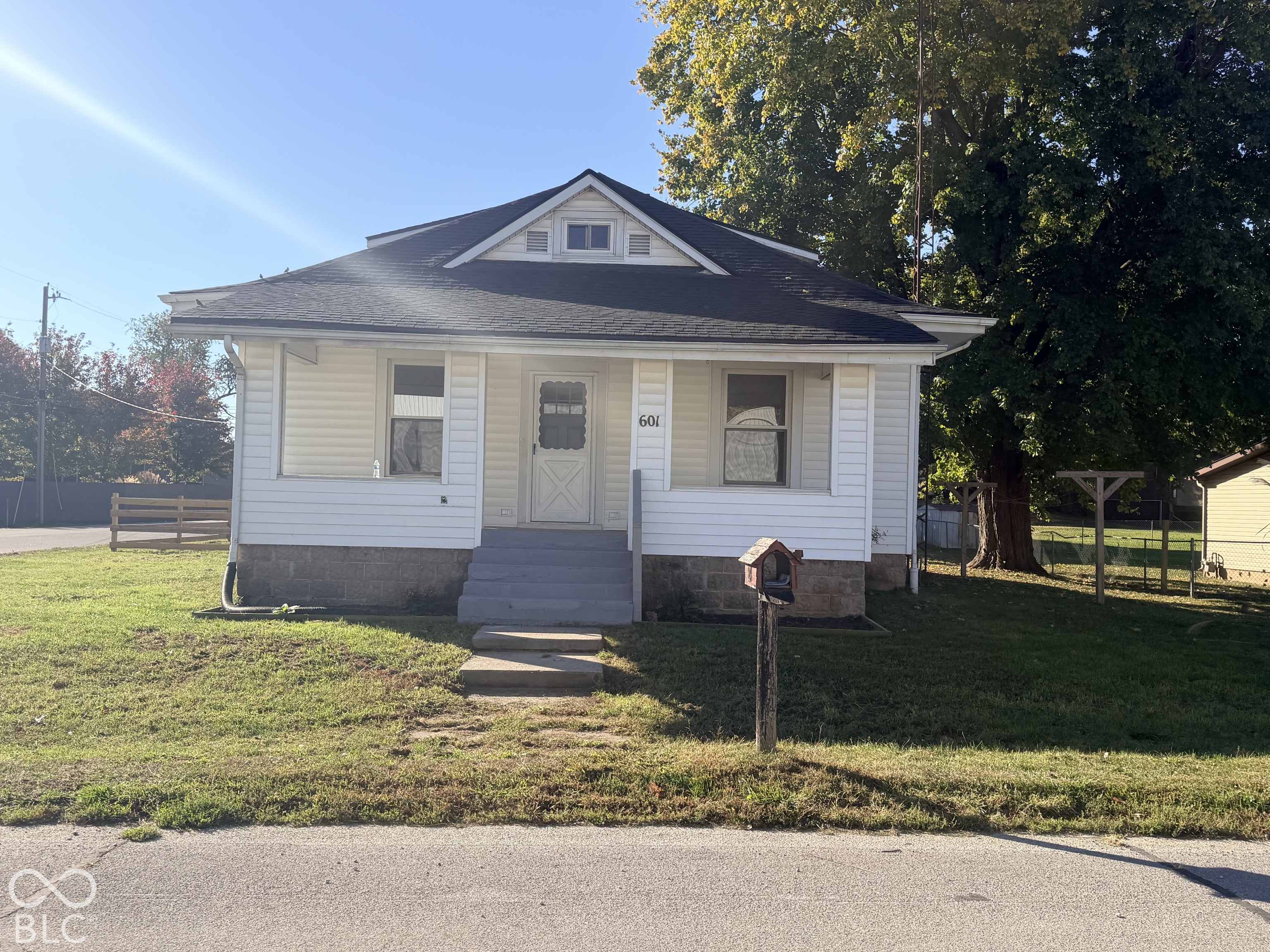 601 W Washington Street — photo