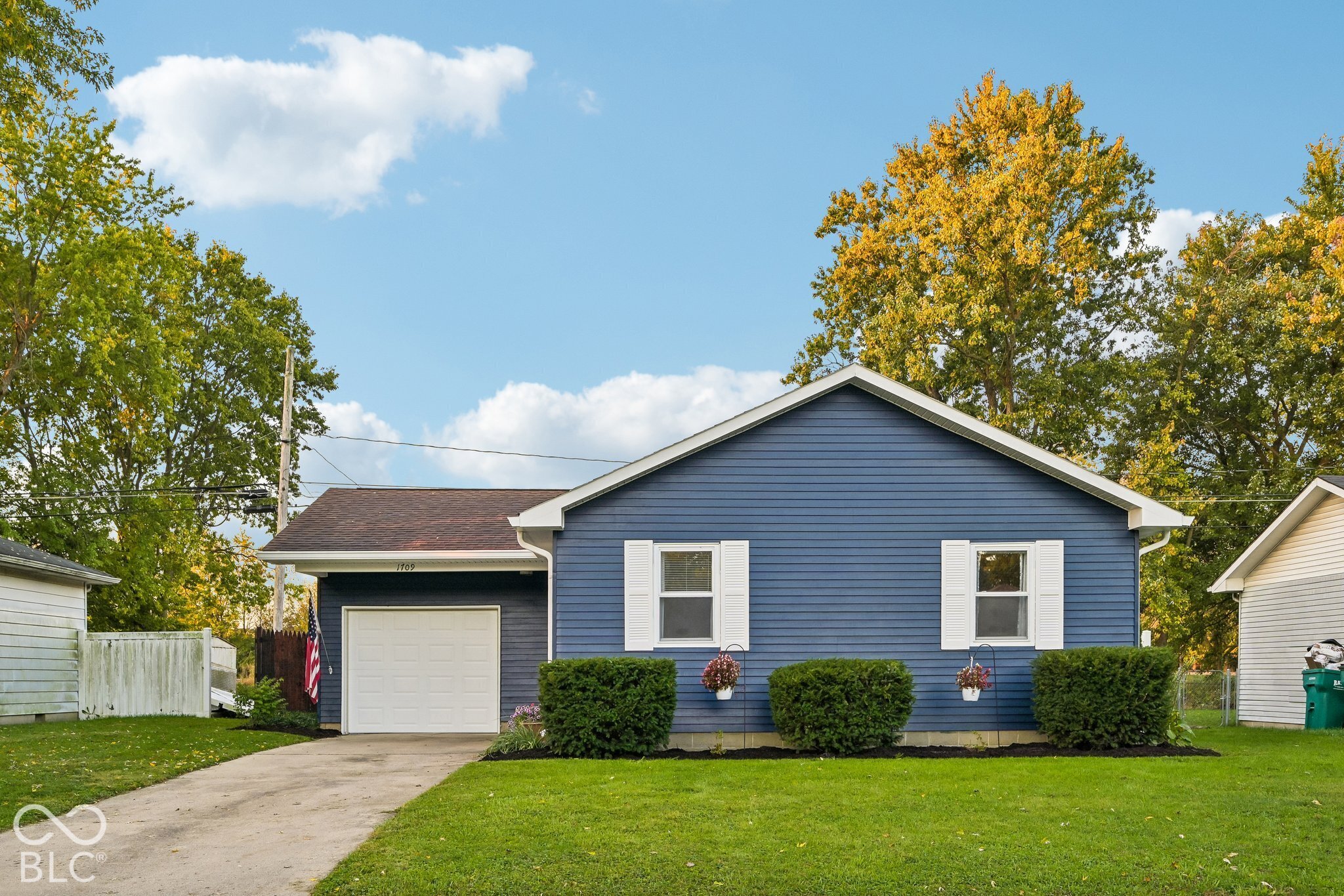 1709 Manor Drive — photo