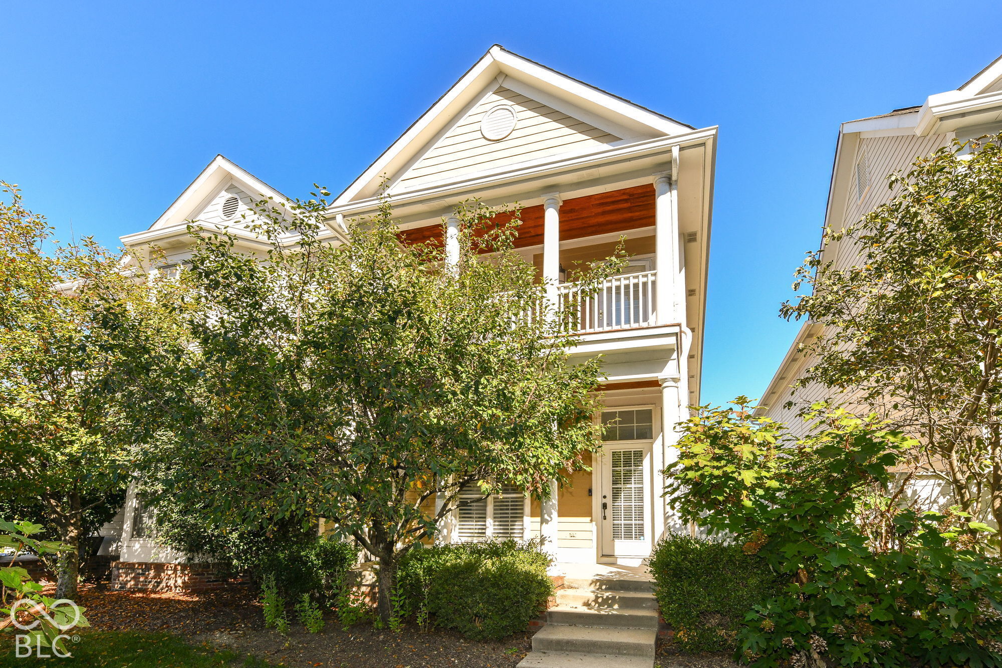 327 W Walnut Street — photo