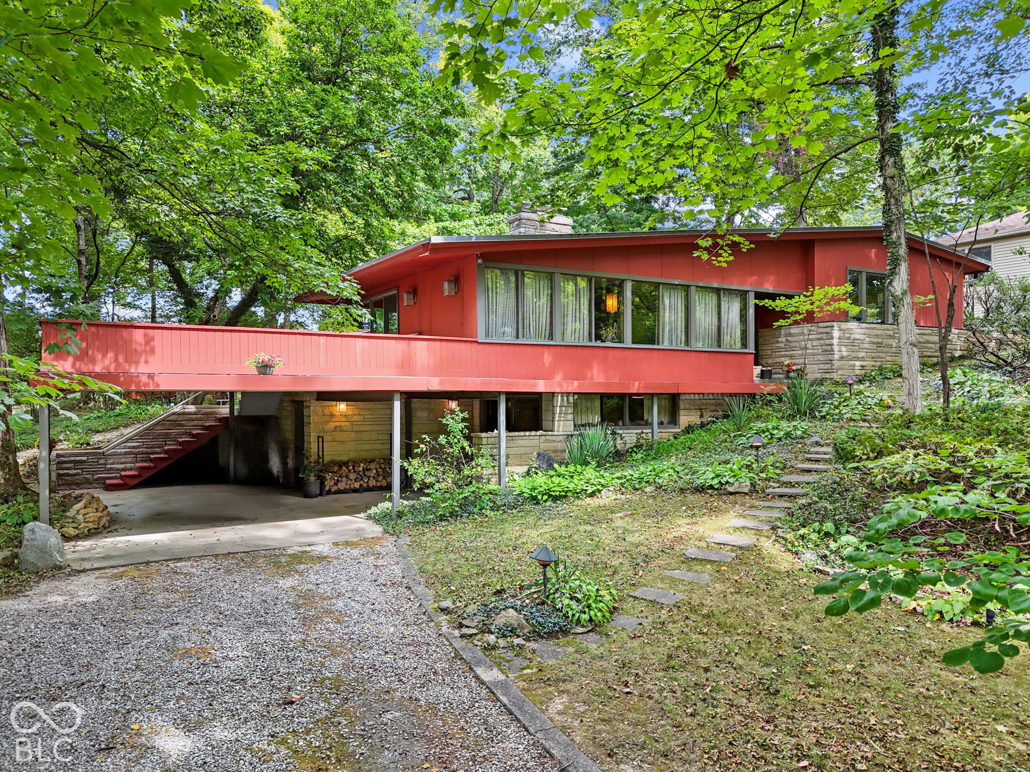 920 Southview Drive — photo