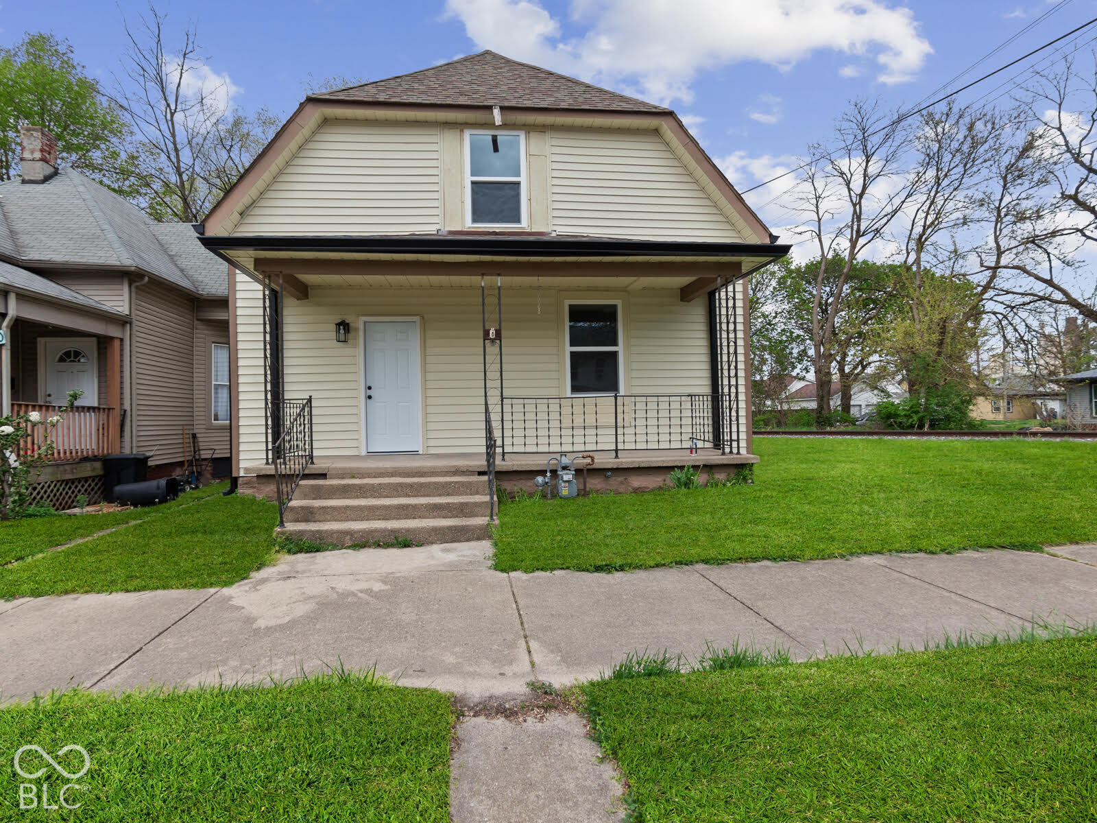 122 E Mechanic Street — photo