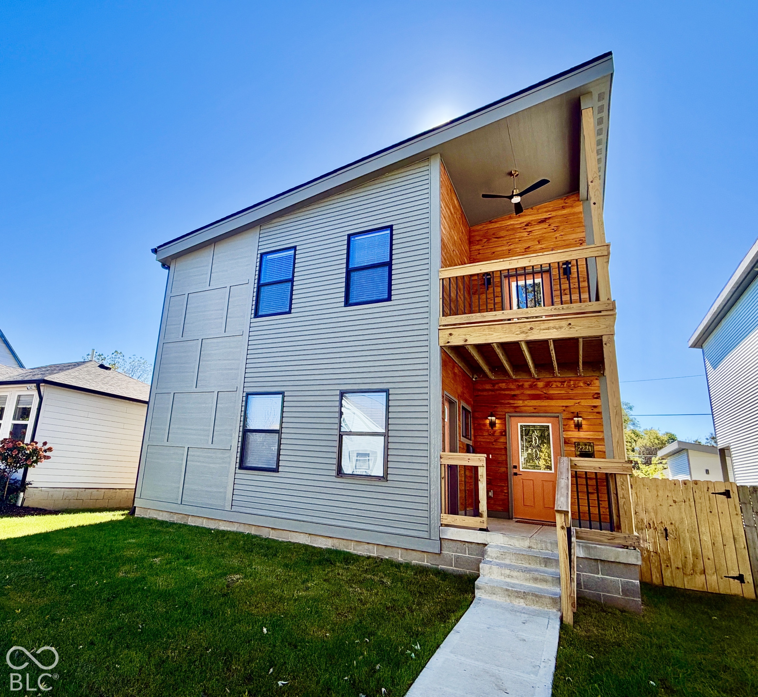 2221 Pleasant Street — photo