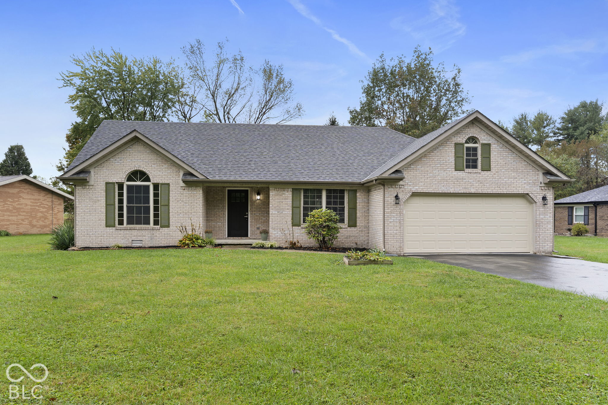 2410 S College Hills Drive — photo