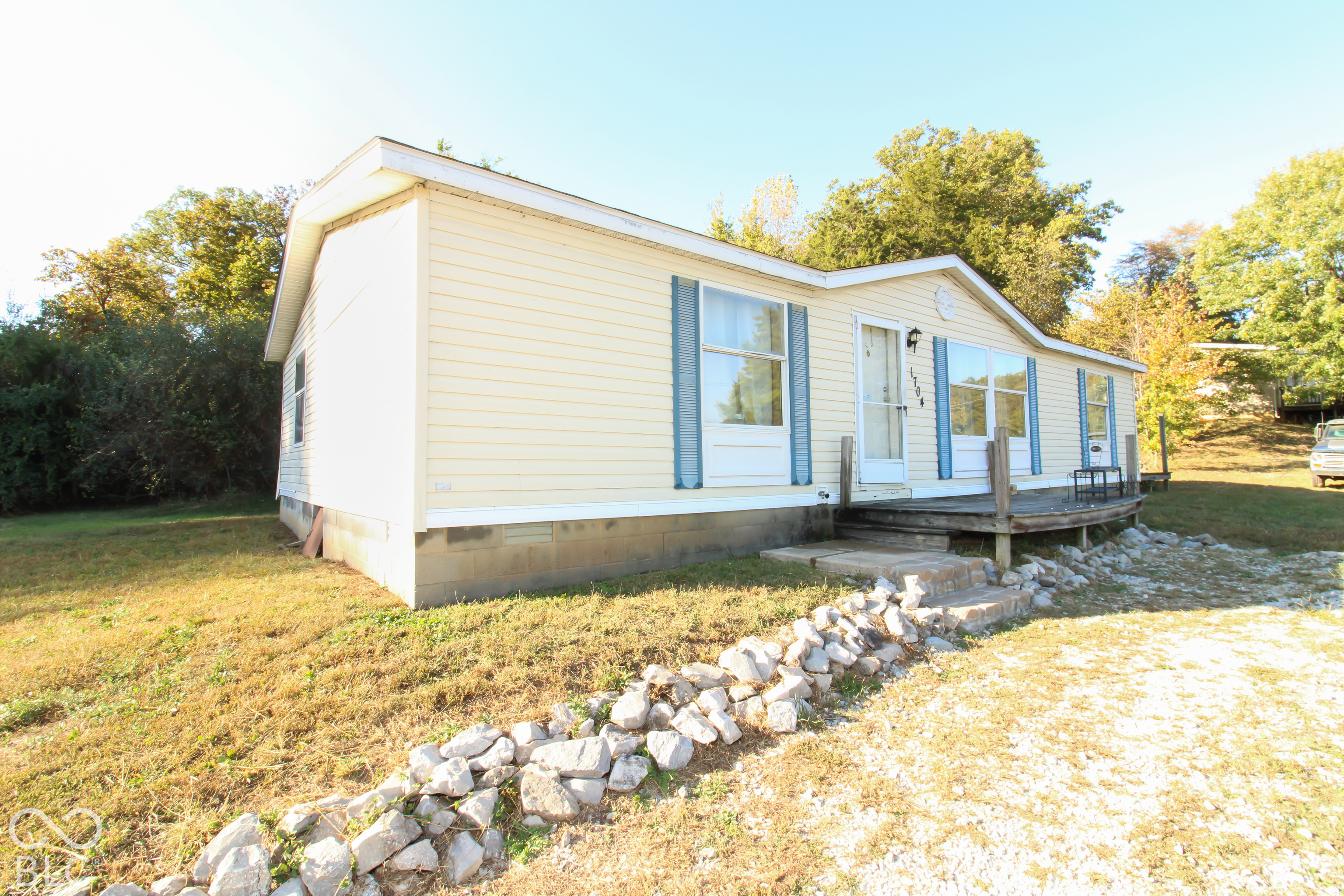 1704 Country Manor W — photo