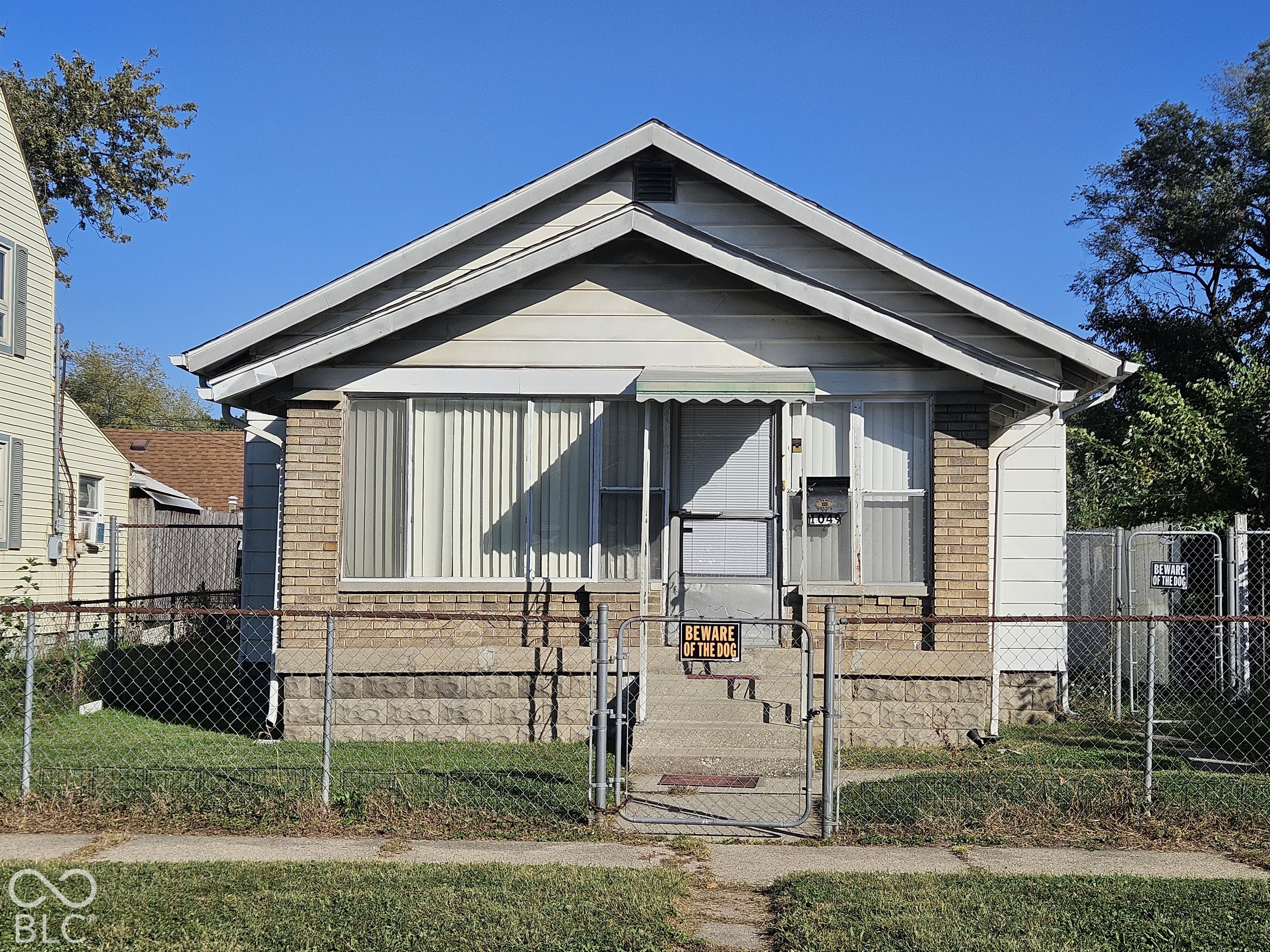 1049 S Pershing Avenue — photo