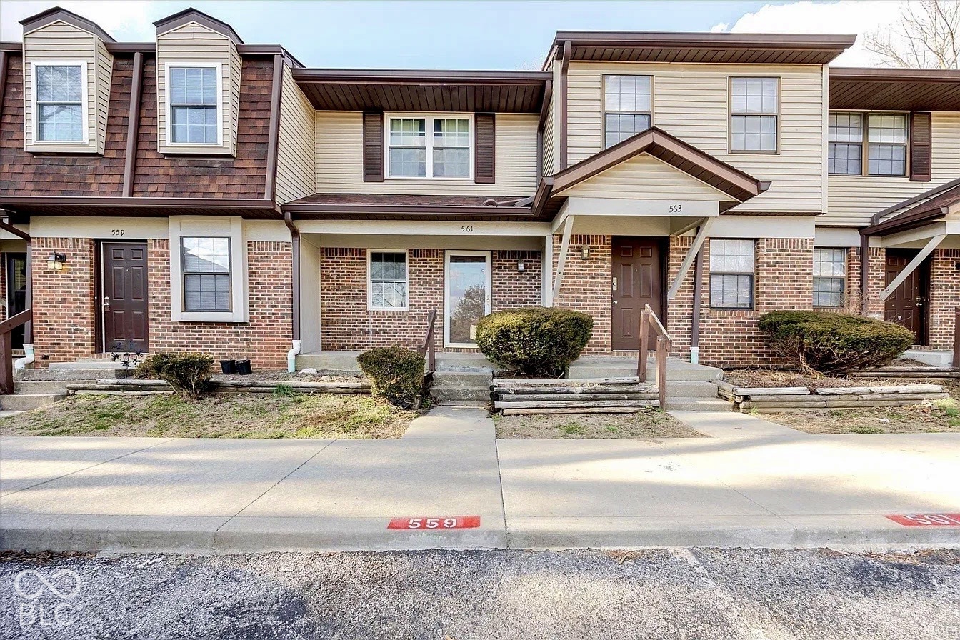 561 E Graham Place — photo