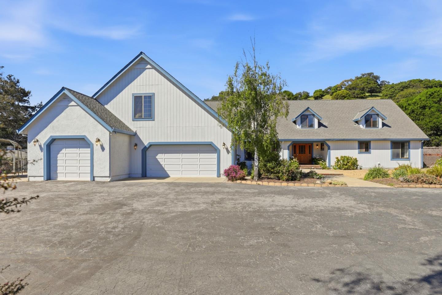 215 Chateau Drive — photo