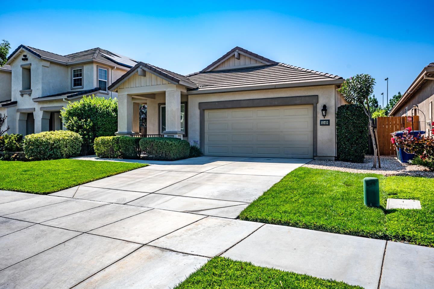 1149 Bellflower Way — photo