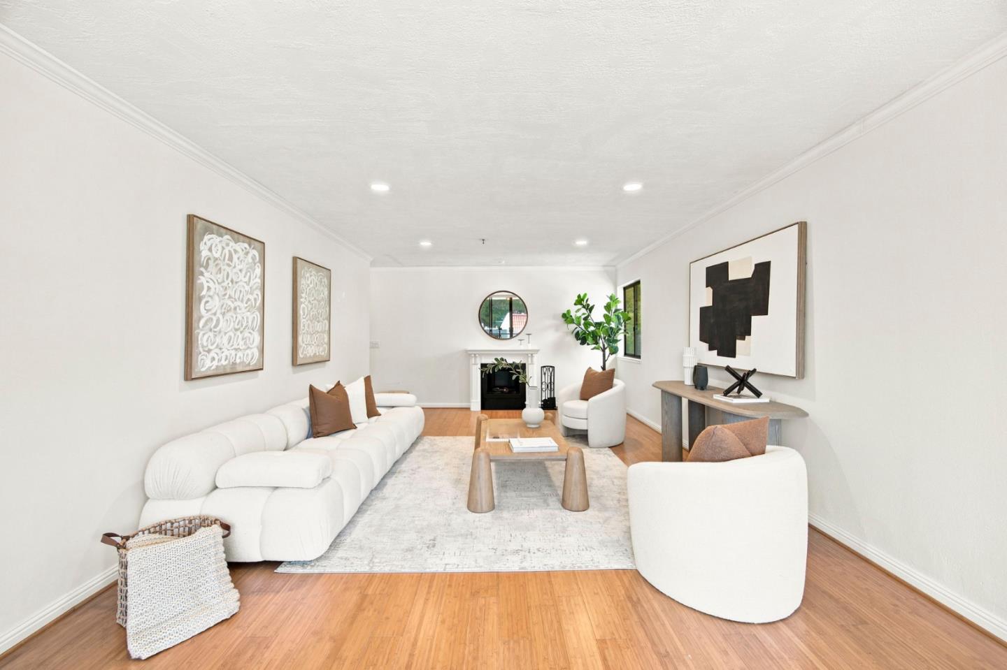 1115 Continentals Way 203 — photo