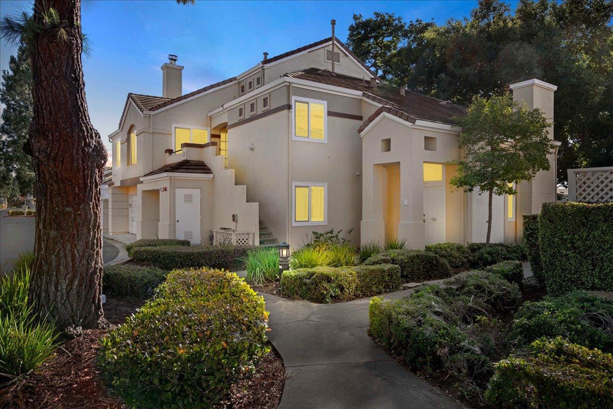 6917 Rodling Drive a — photo